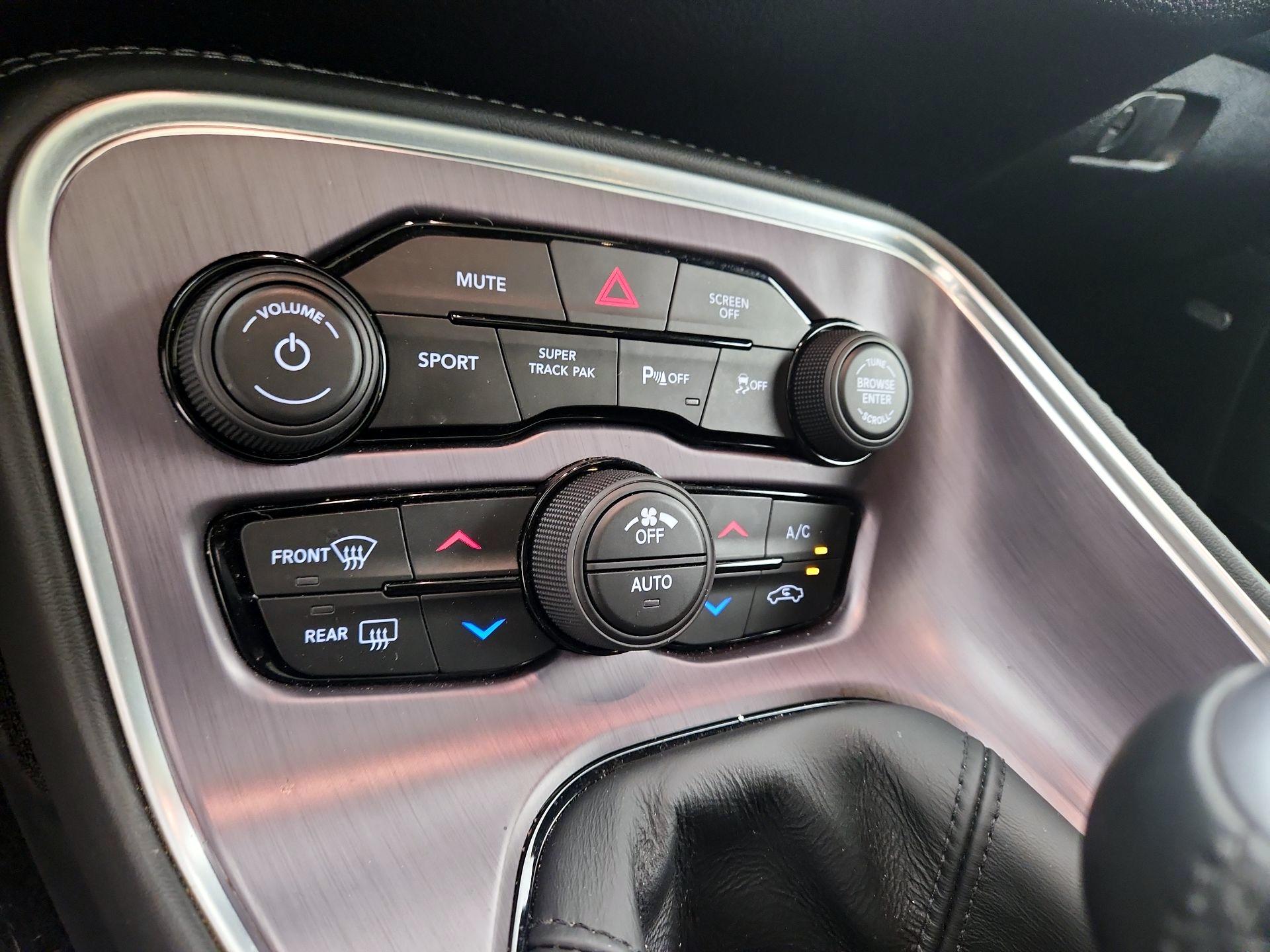 Thumbnail: 2017 Dodge Challenger - 17