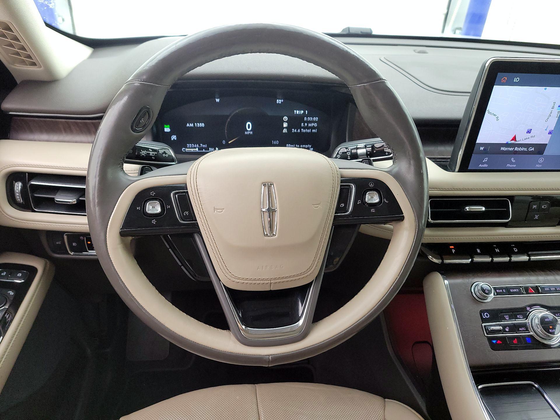 Thumbnail: 2020 Lincoln Aviator - 10