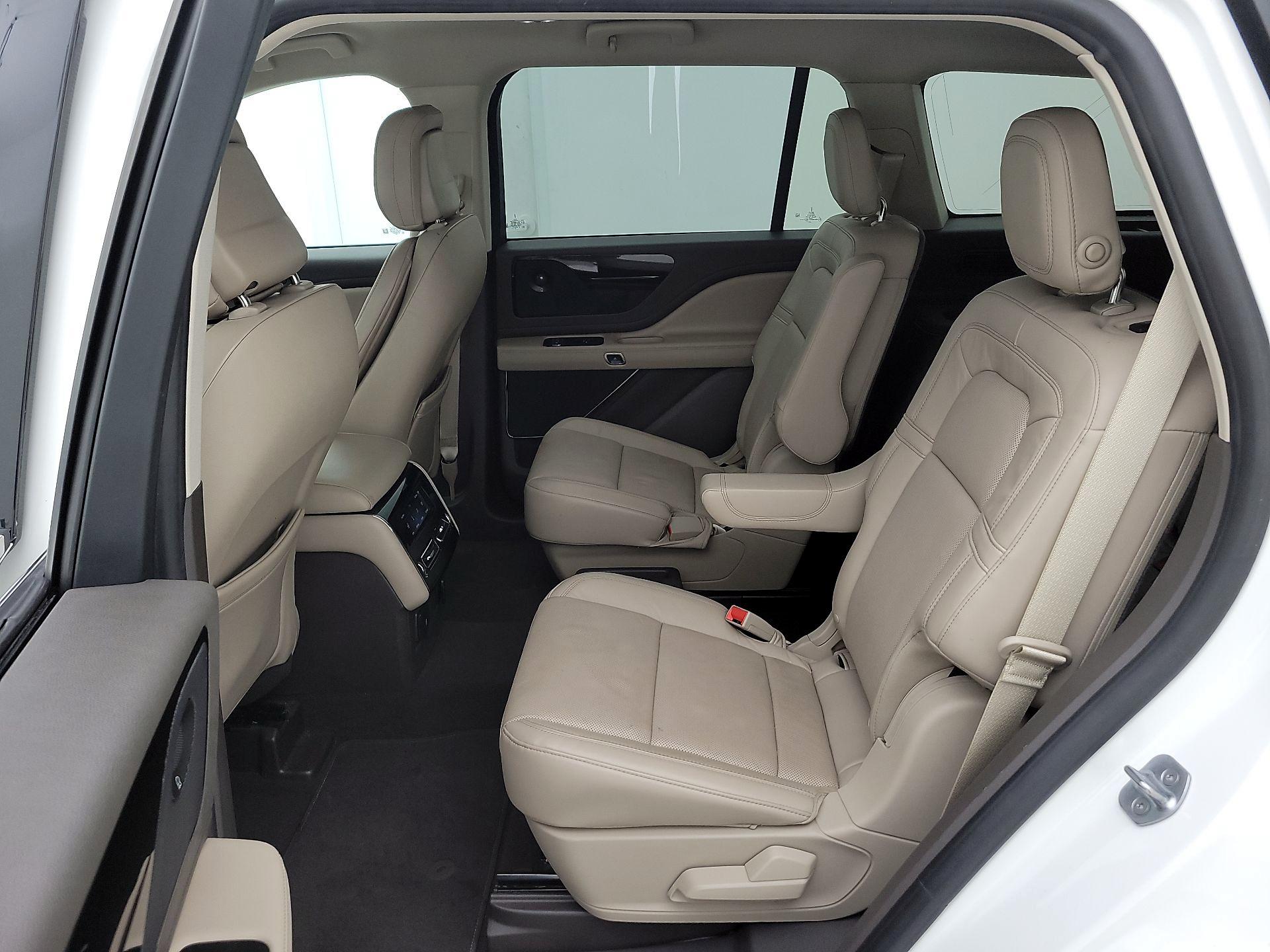 Thumbnail: 2020 Lincoln Aviator - 20