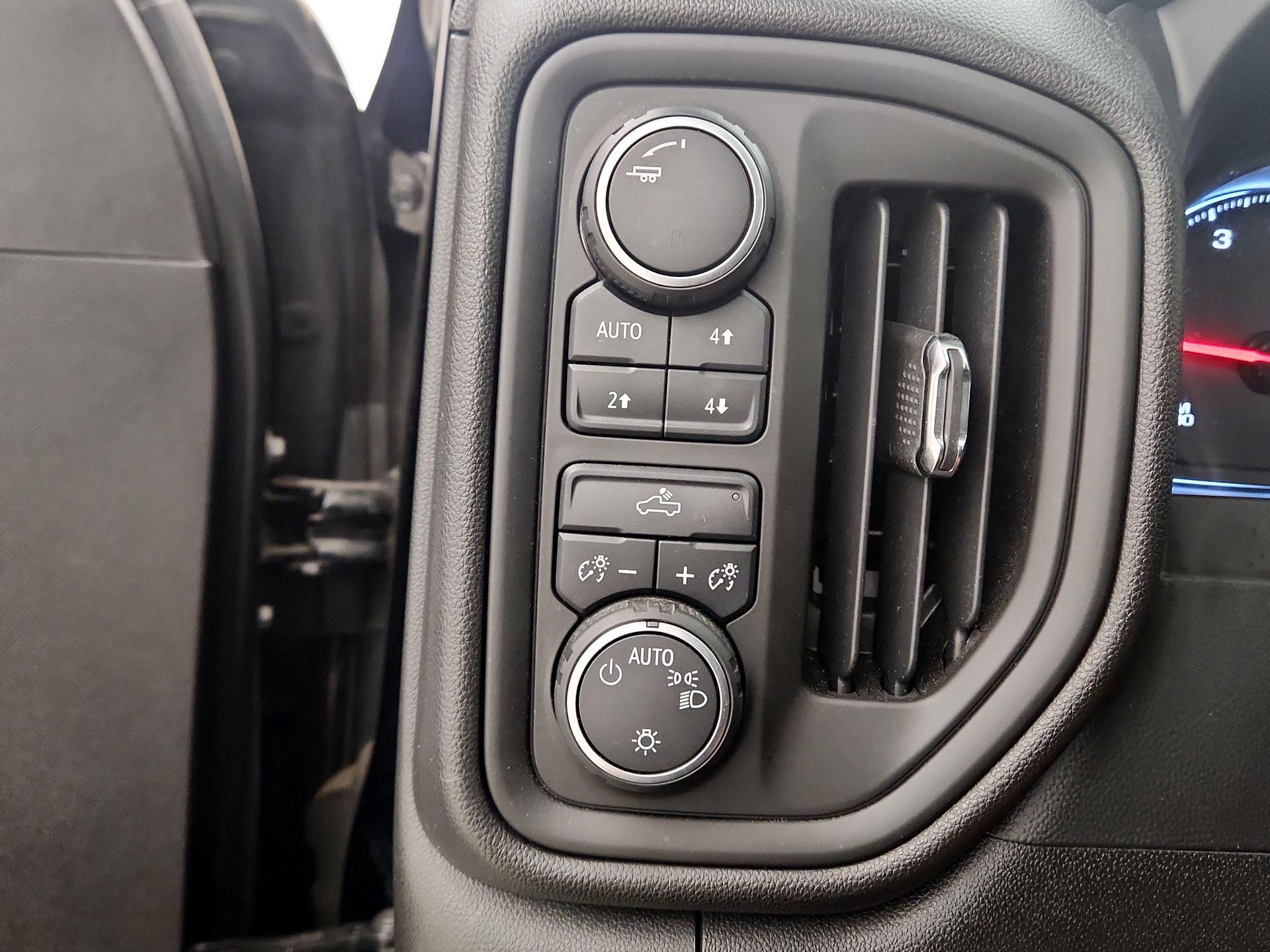 Thumbnail: 2019 Chevrolet Silverado 1500 - 13