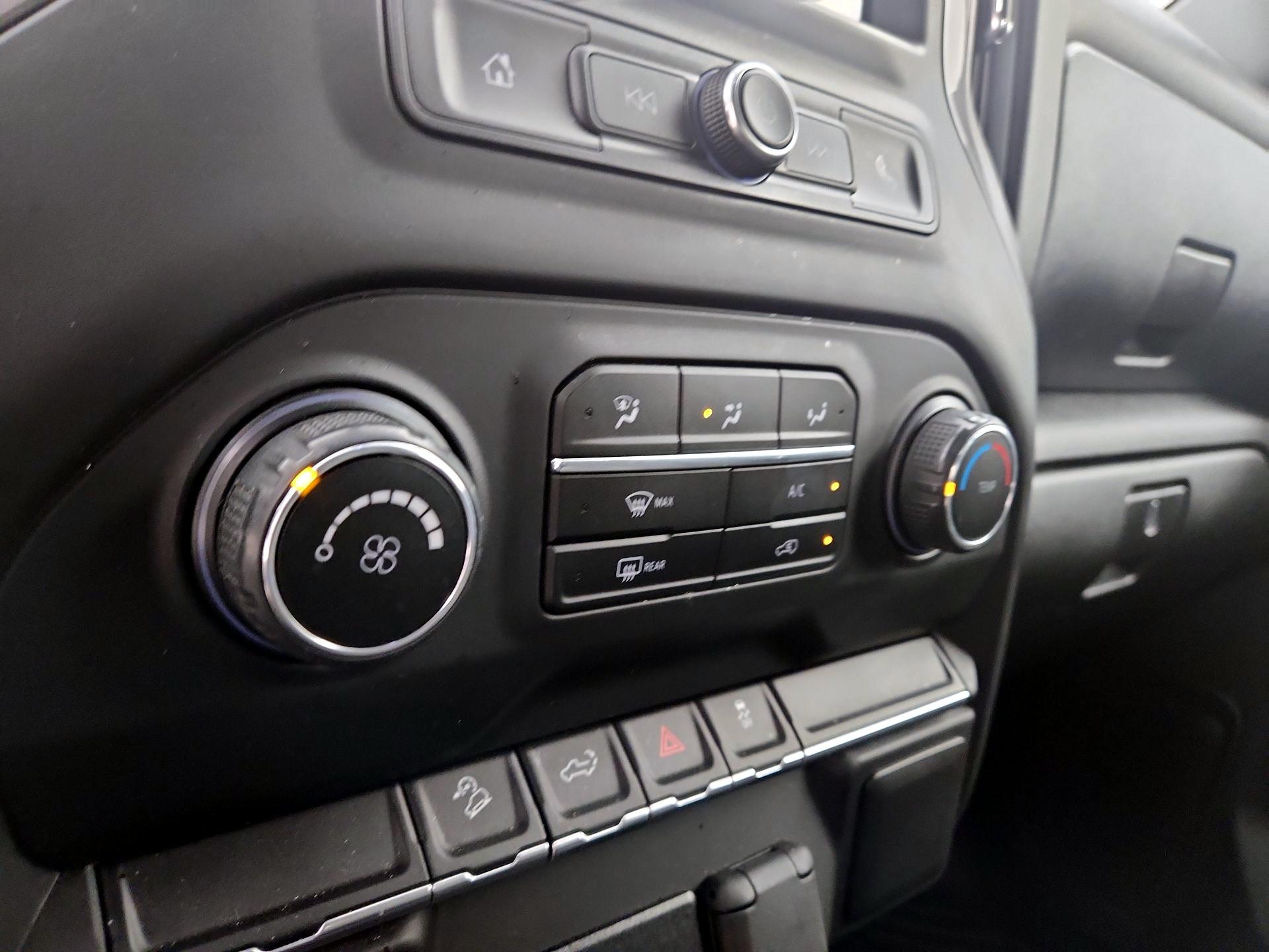 Thumbnail: 2019 Chevrolet Silverado 1500 - 16