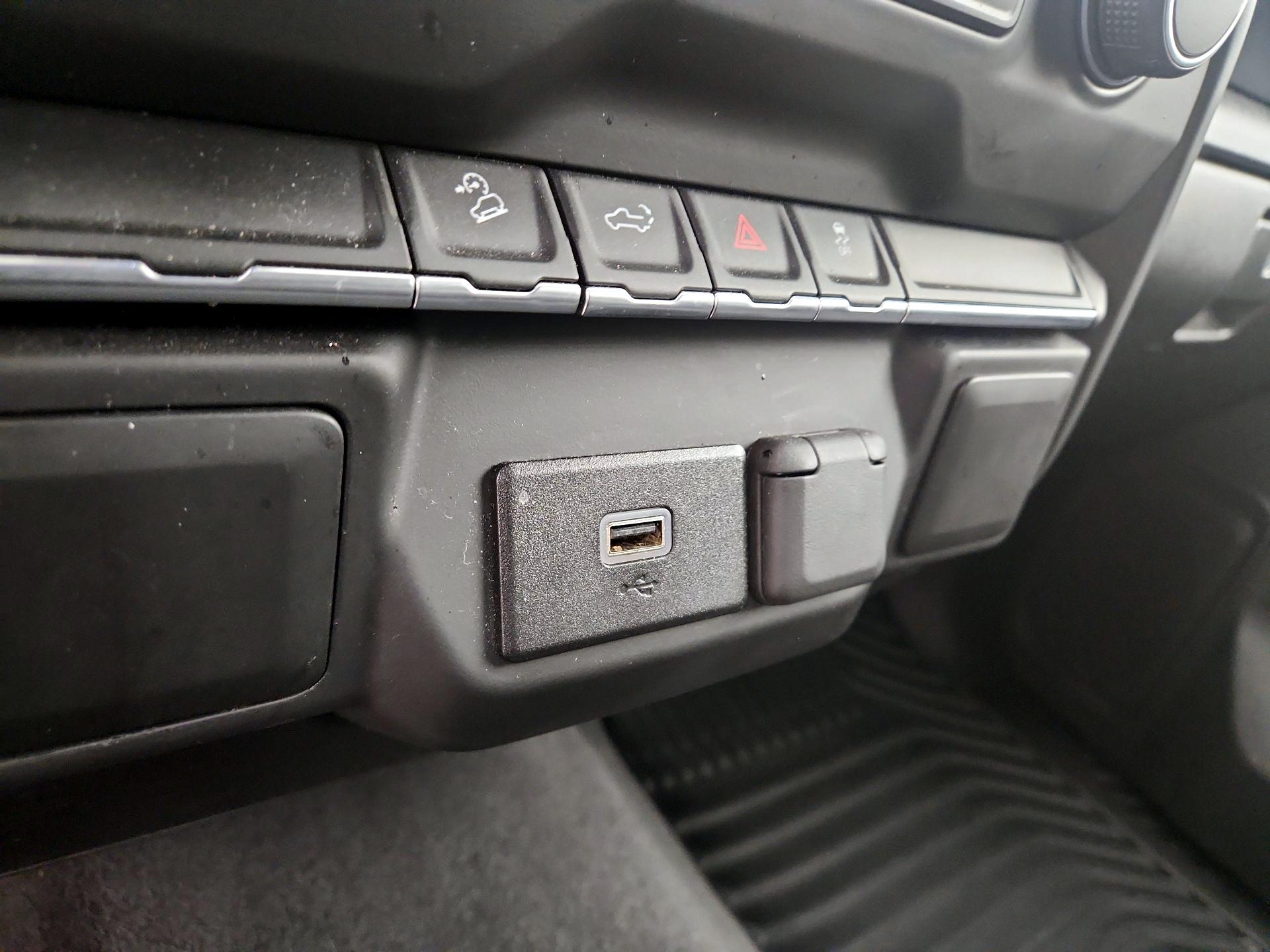 Thumbnail: 2019 Chevrolet Silverado 1500 - 18