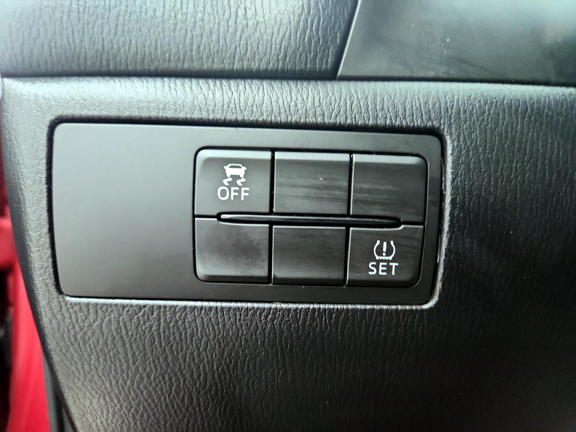 Thumbnail: 2018 Mazda Mazda3 - 13