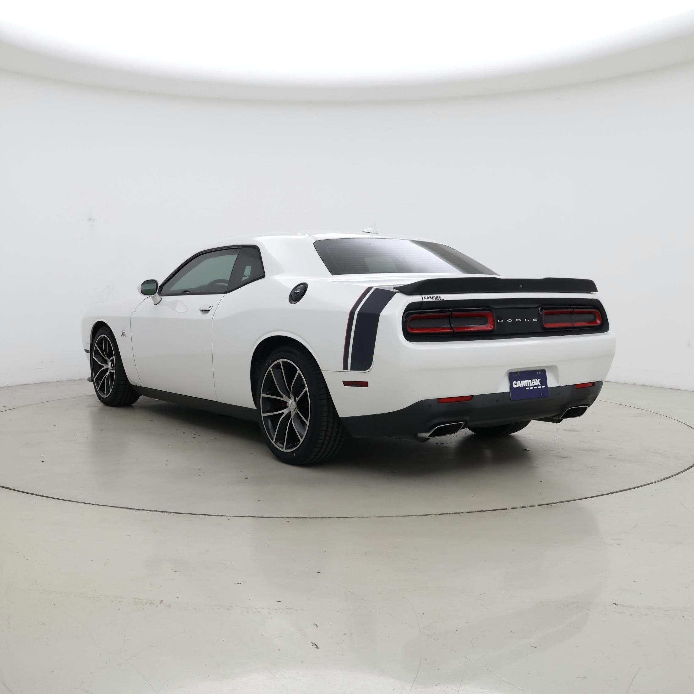 Thumbnail: 2016 Dodge Challenger - 2