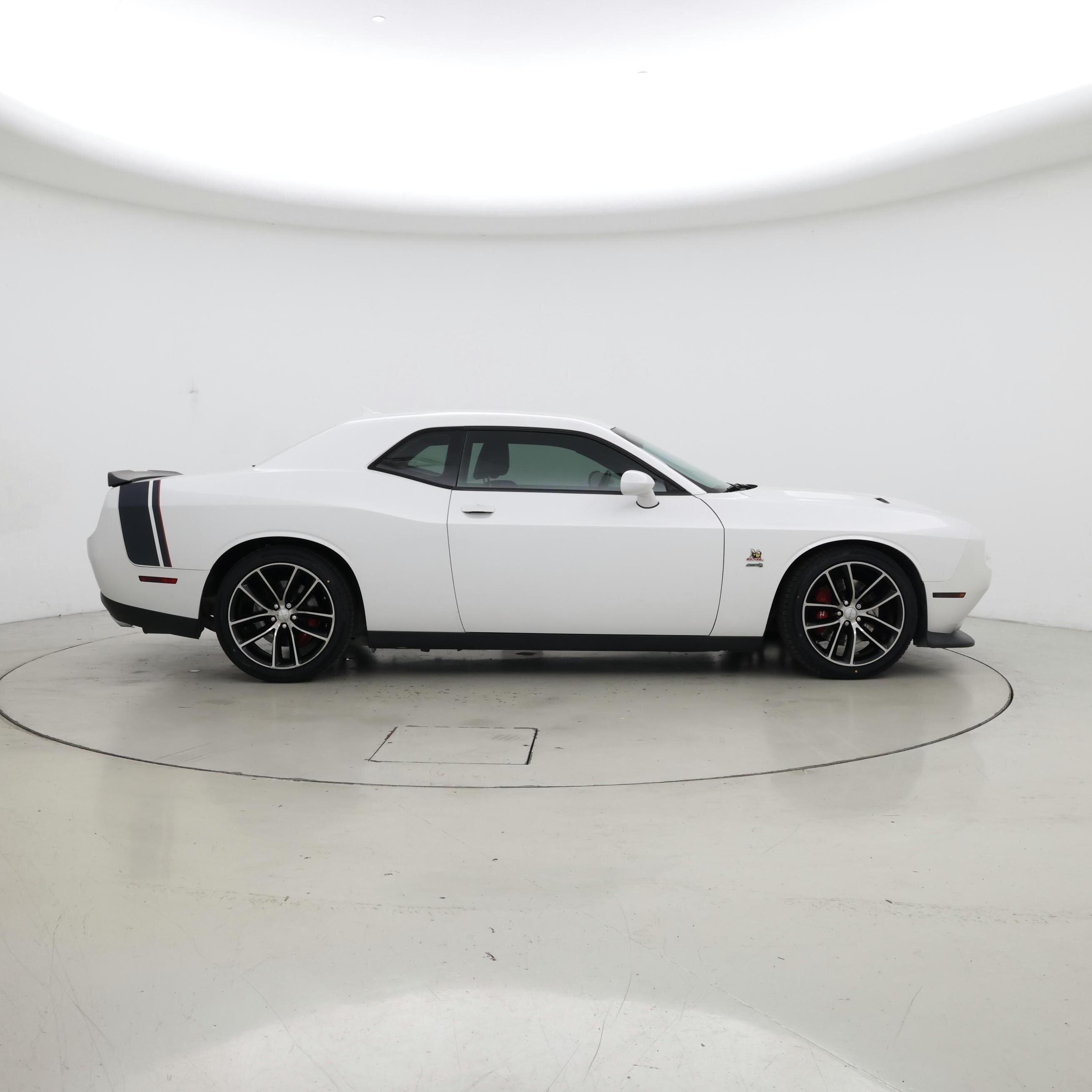 Thumbnail: 2016 Dodge Challenger - 7