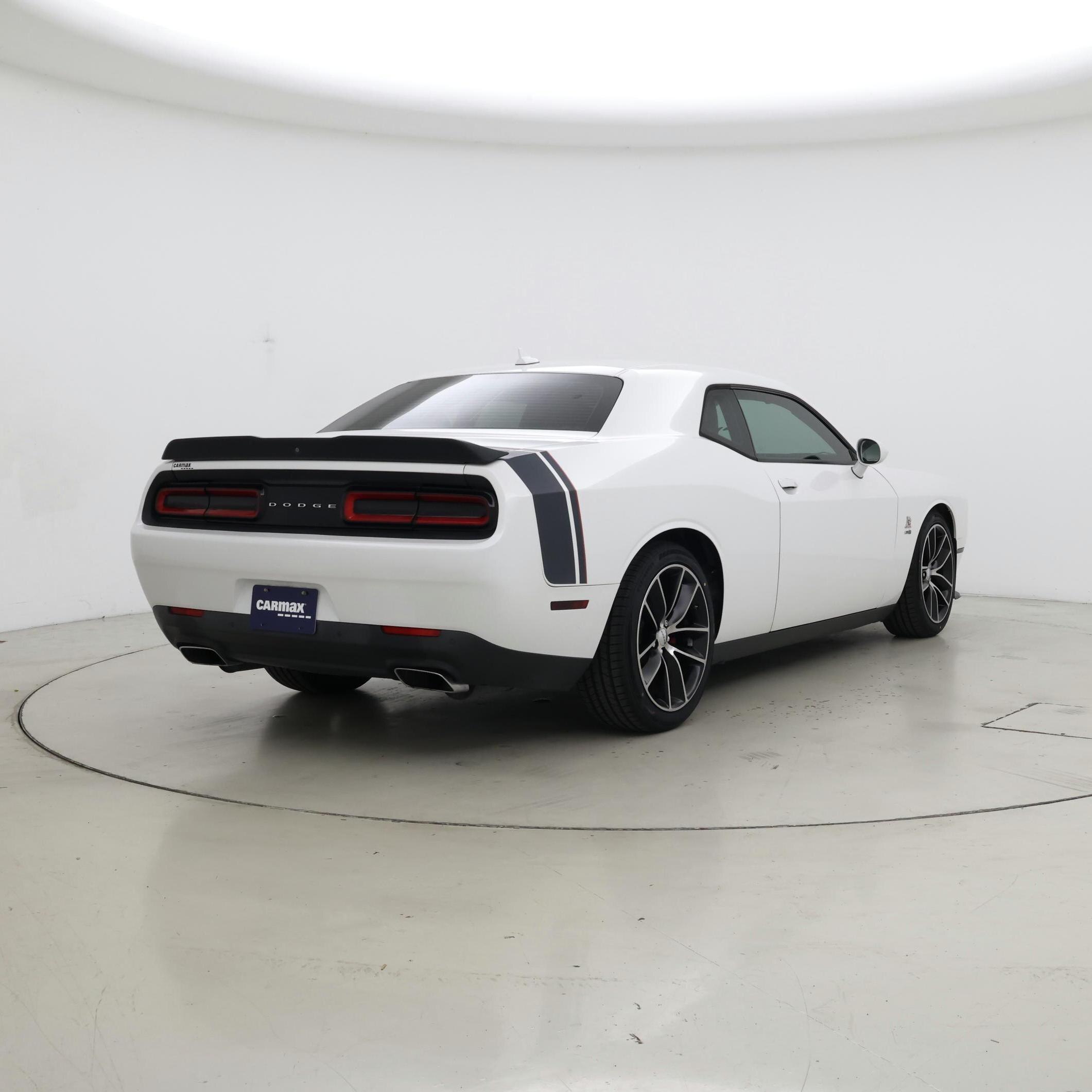 Thumbnail: 2016 Dodge Challenger - 8