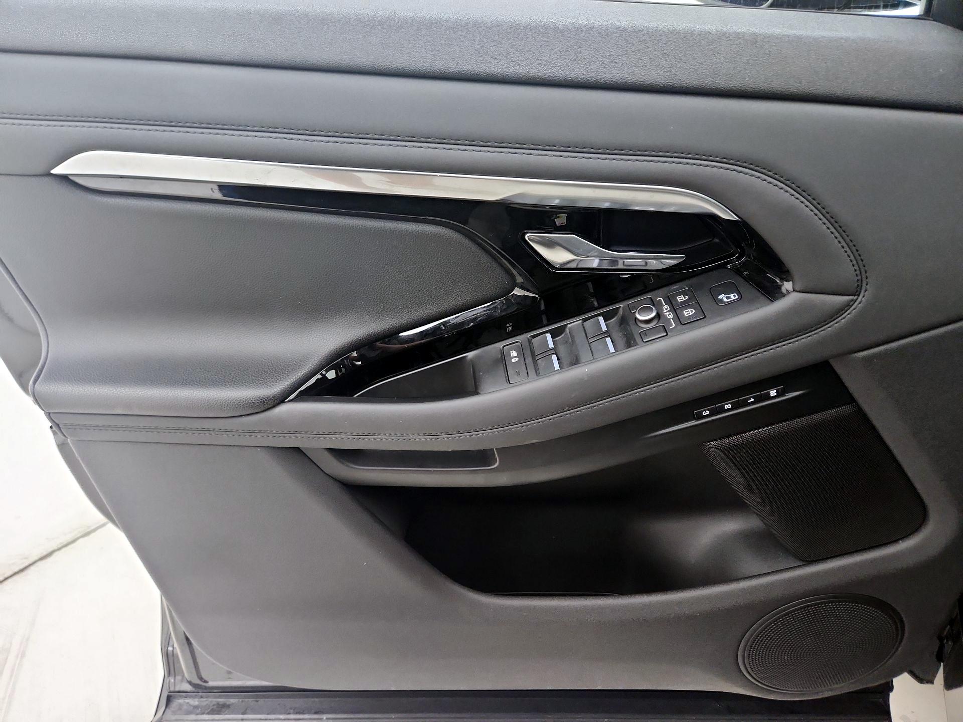 Thumbnail: 2021 Land Rover Range Rover Evoque - 12