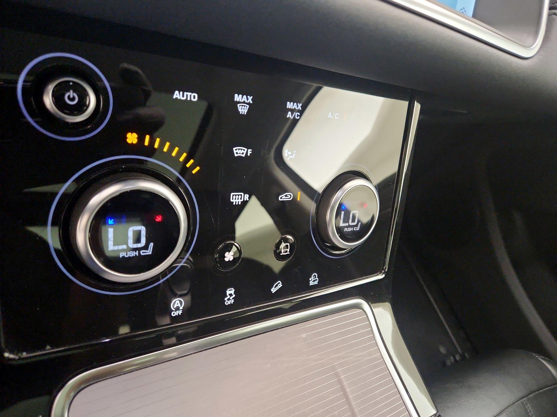 Thumbnail: 2021 Land Rover Range Rover Evoque - 17