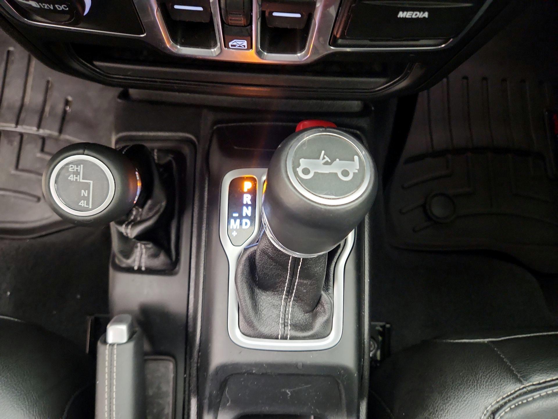 Thumbnail: 2018 Jeep Wrangler - 17