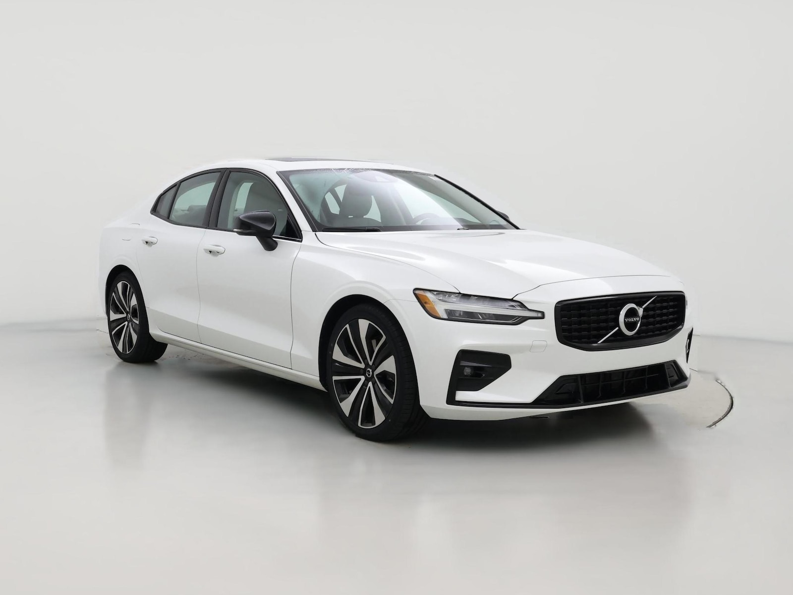 2022 Volvo S60 Momentum