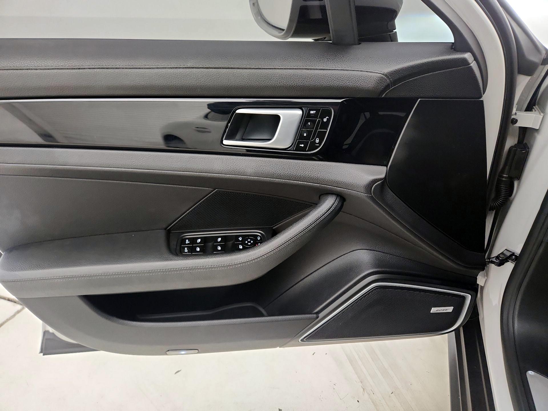 Thumbnail: 2018 Porsche Panamera - 12