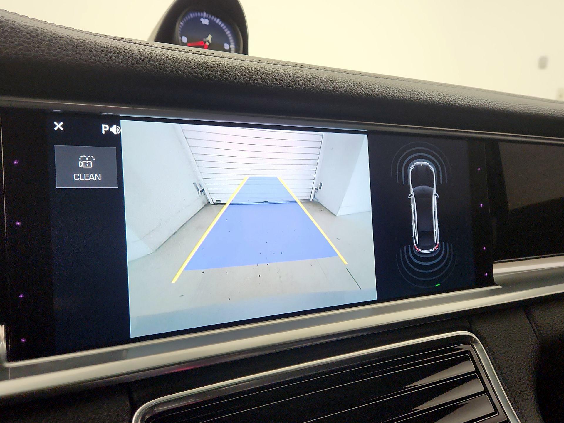 Thumbnail: 2018 Porsche Panamera - 15