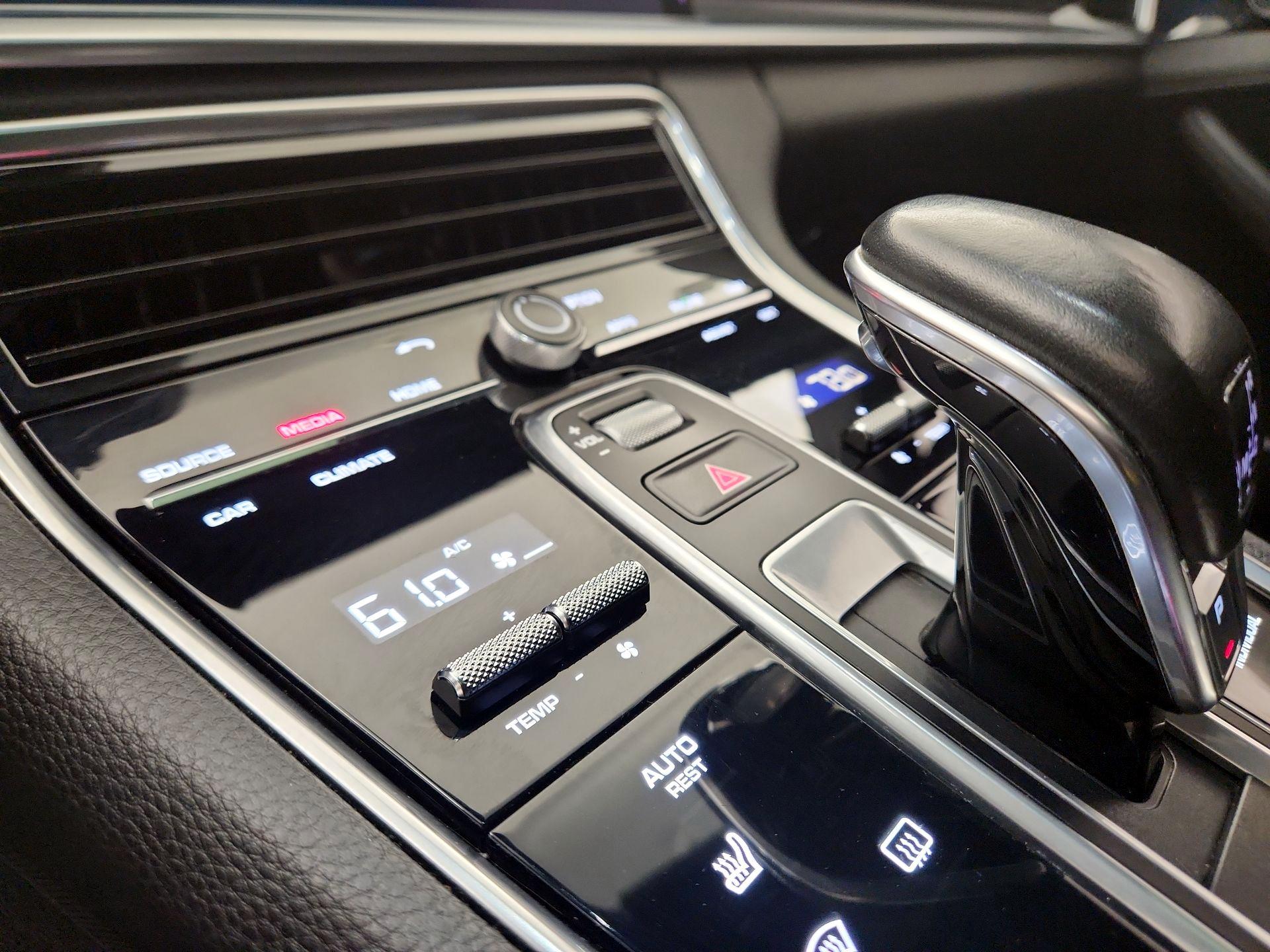 Thumbnail: 2018 Porsche Panamera - 17