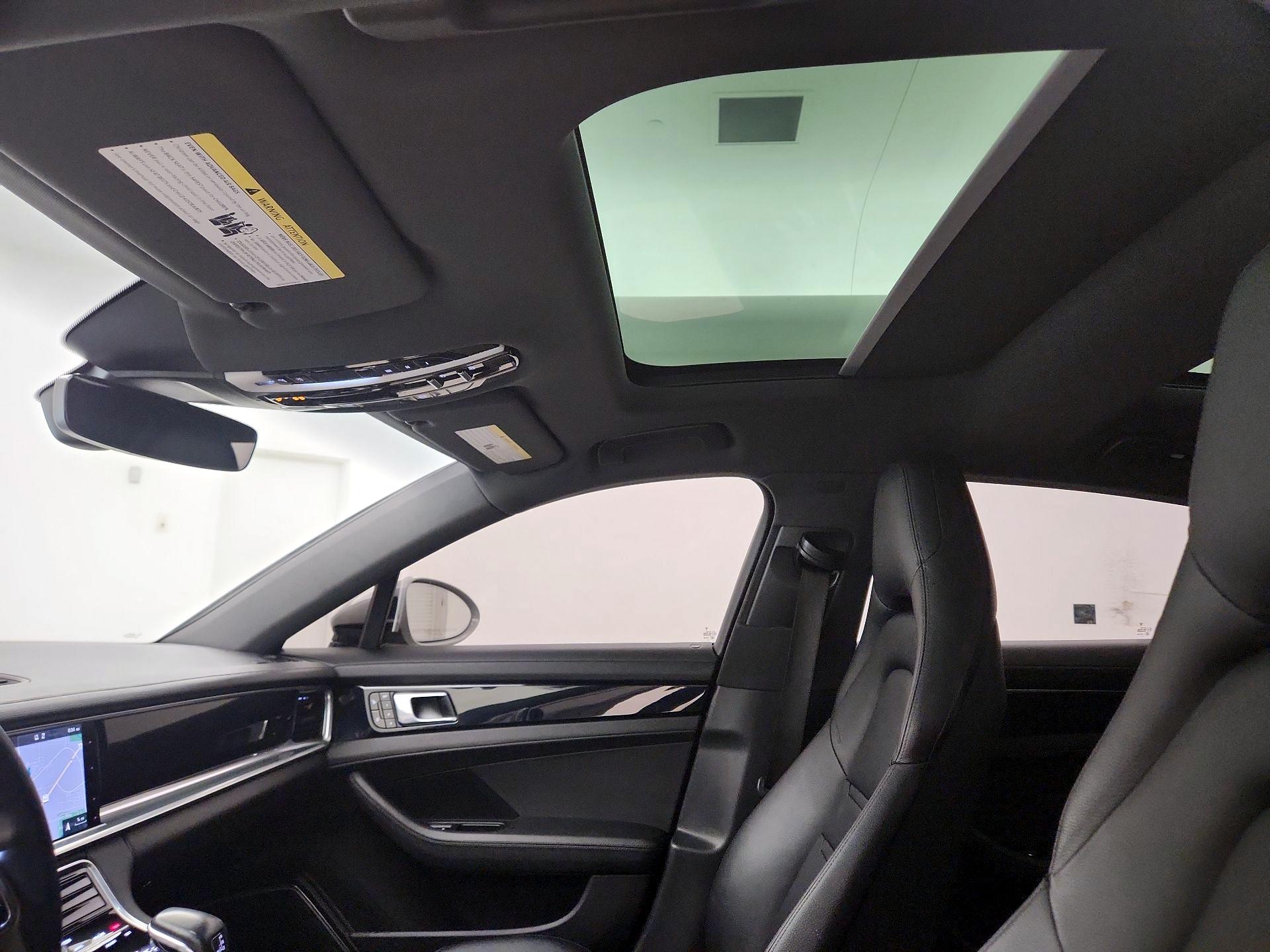 Thumbnail: 2018 Porsche Panamera - 20