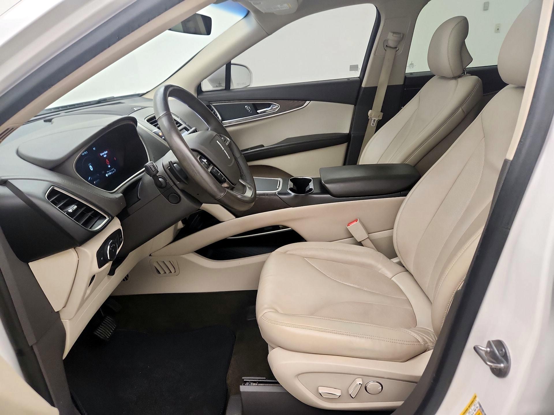 Thumbnail: 2019 Lincoln Nautilus - 11