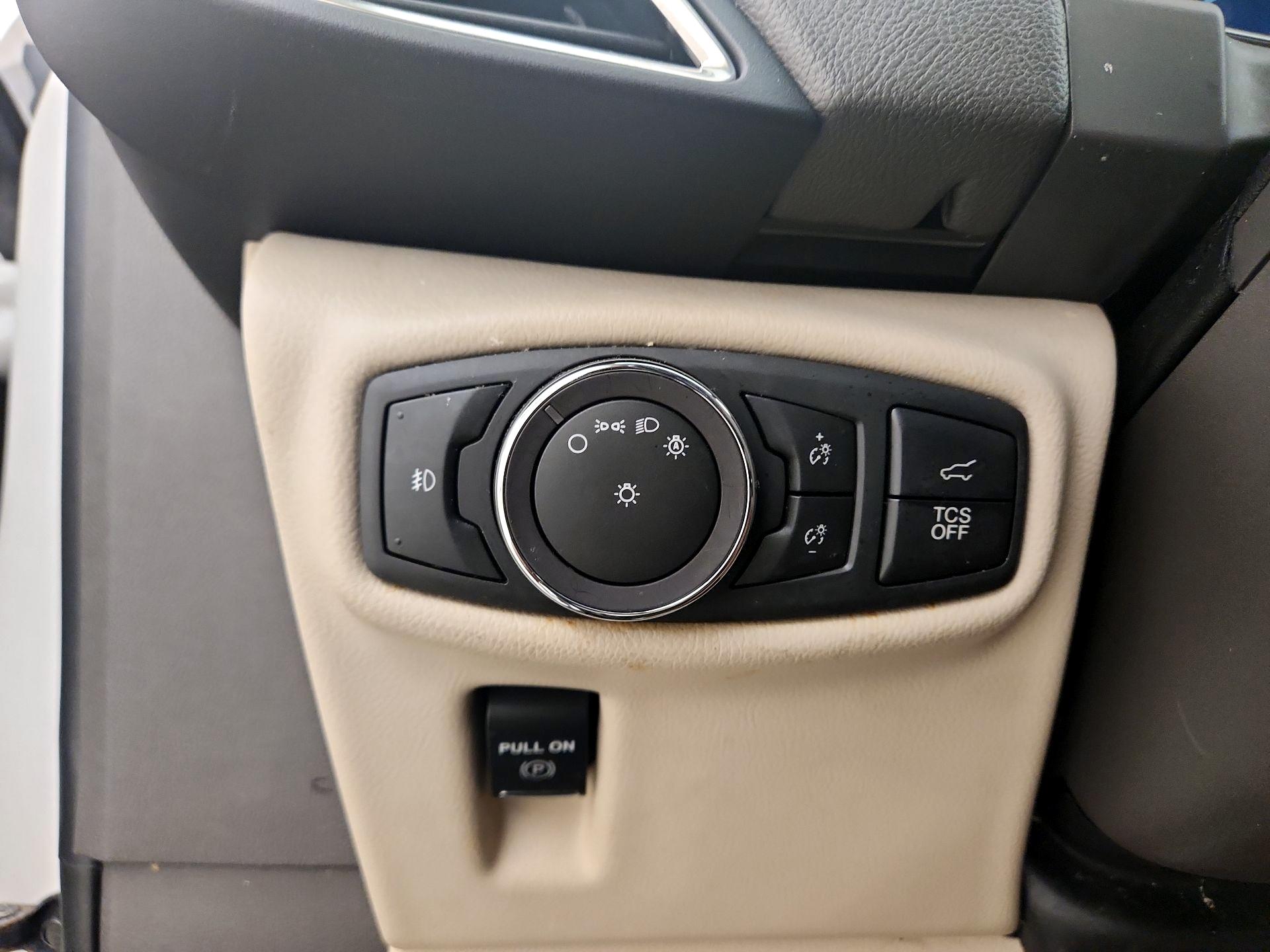 Thumbnail: 2019 Lincoln Nautilus - 13