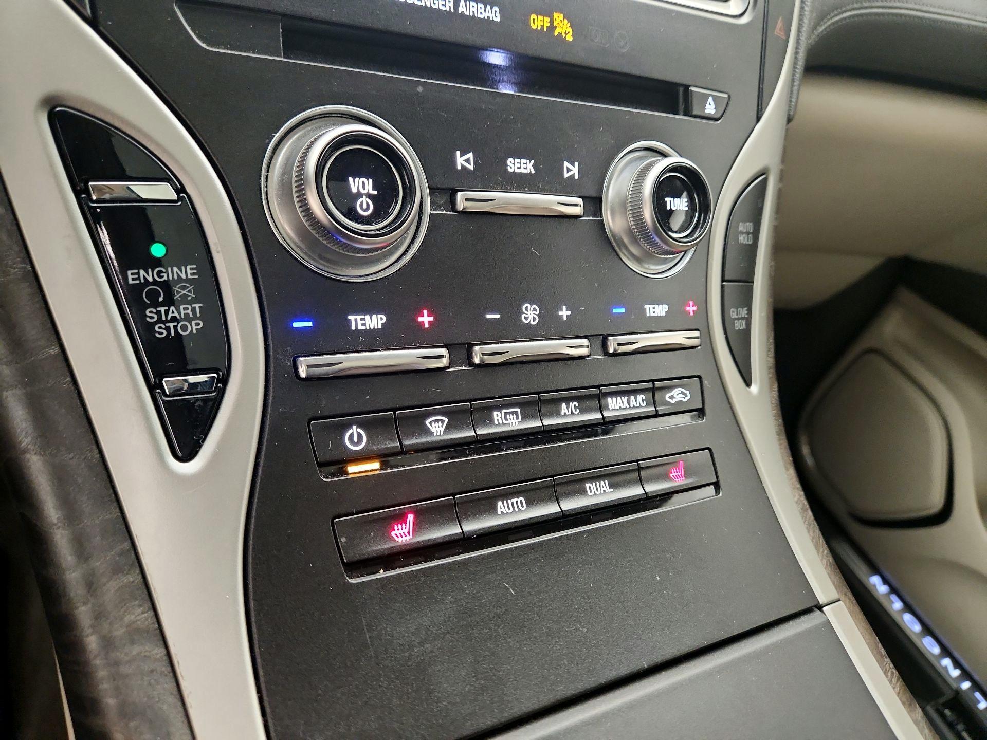 Thumbnail: 2019 Lincoln Nautilus - 17