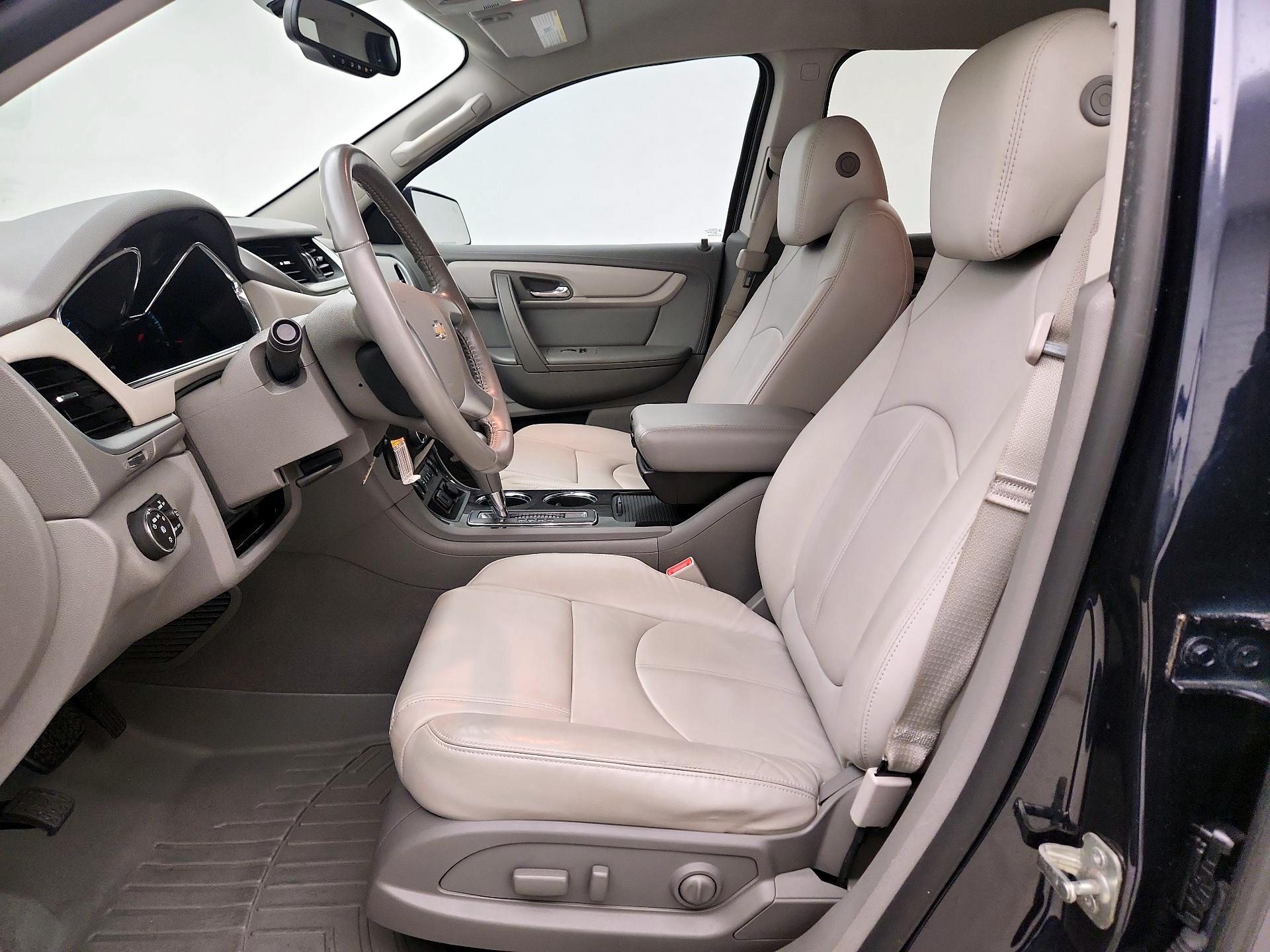 Thumbnail: 2017 Chevrolet Traverse - 11