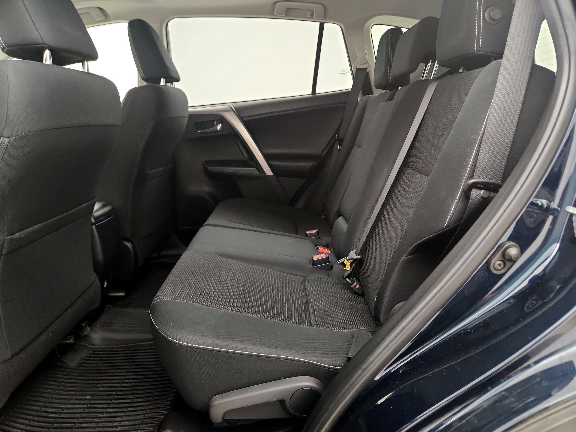 Thumbnail: 2018 Toyota RAV4 - 20