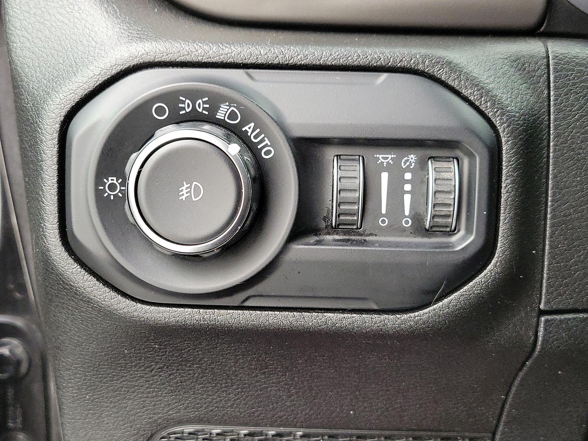 Thumbnail: 2020 Jeep Wrangler - 13