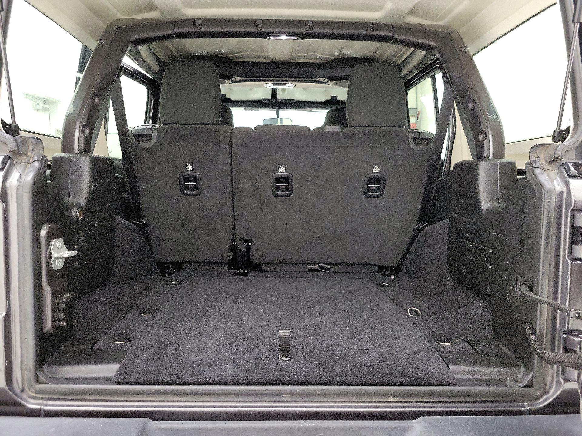 Thumbnail: 2020 Jeep Wrangler - 20