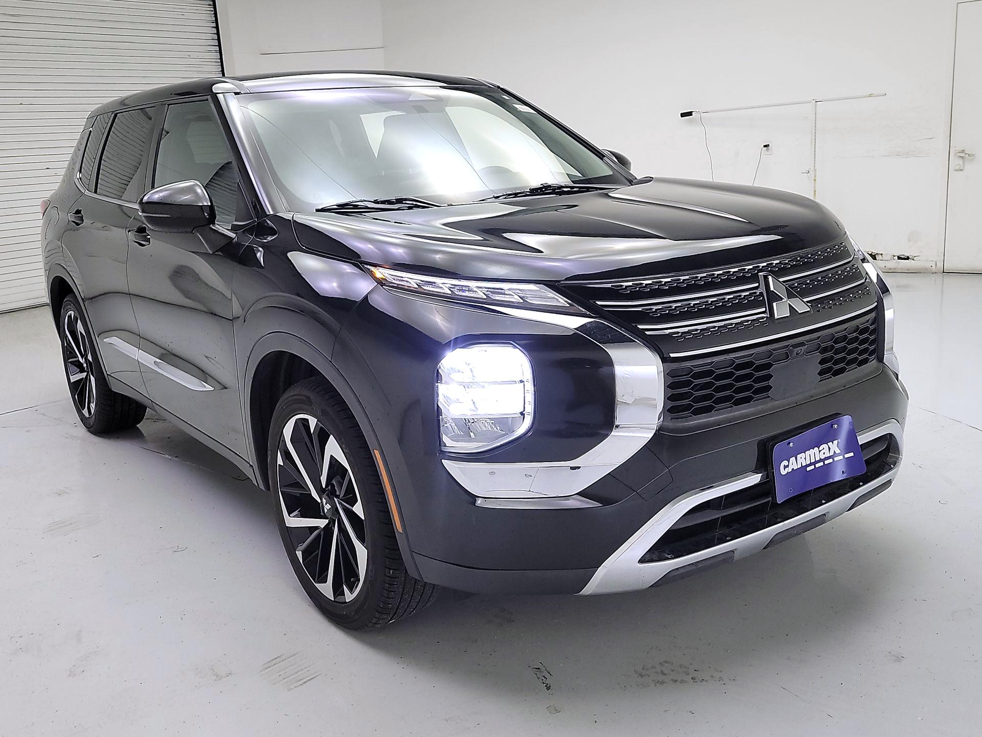 Thumbnail: 2022 Mitsubishi Outlander - 1