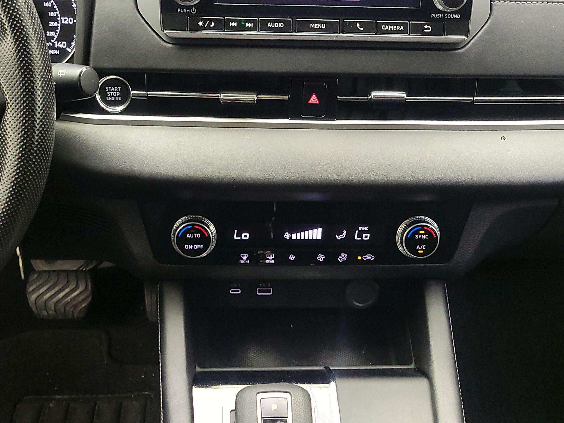 Thumbnail: 2022 Mitsubishi Outlander - 14