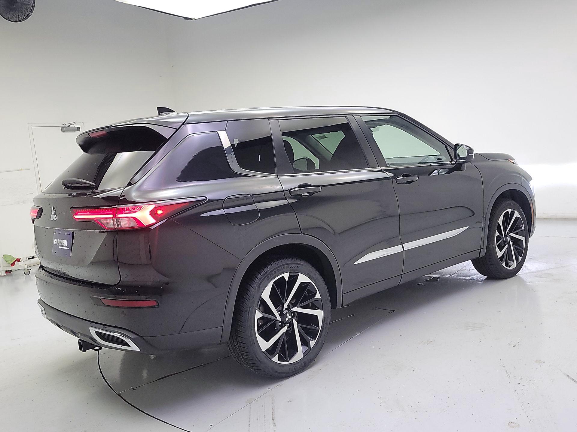 Thumbnail: 2022 Mitsubishi Outlander - 5