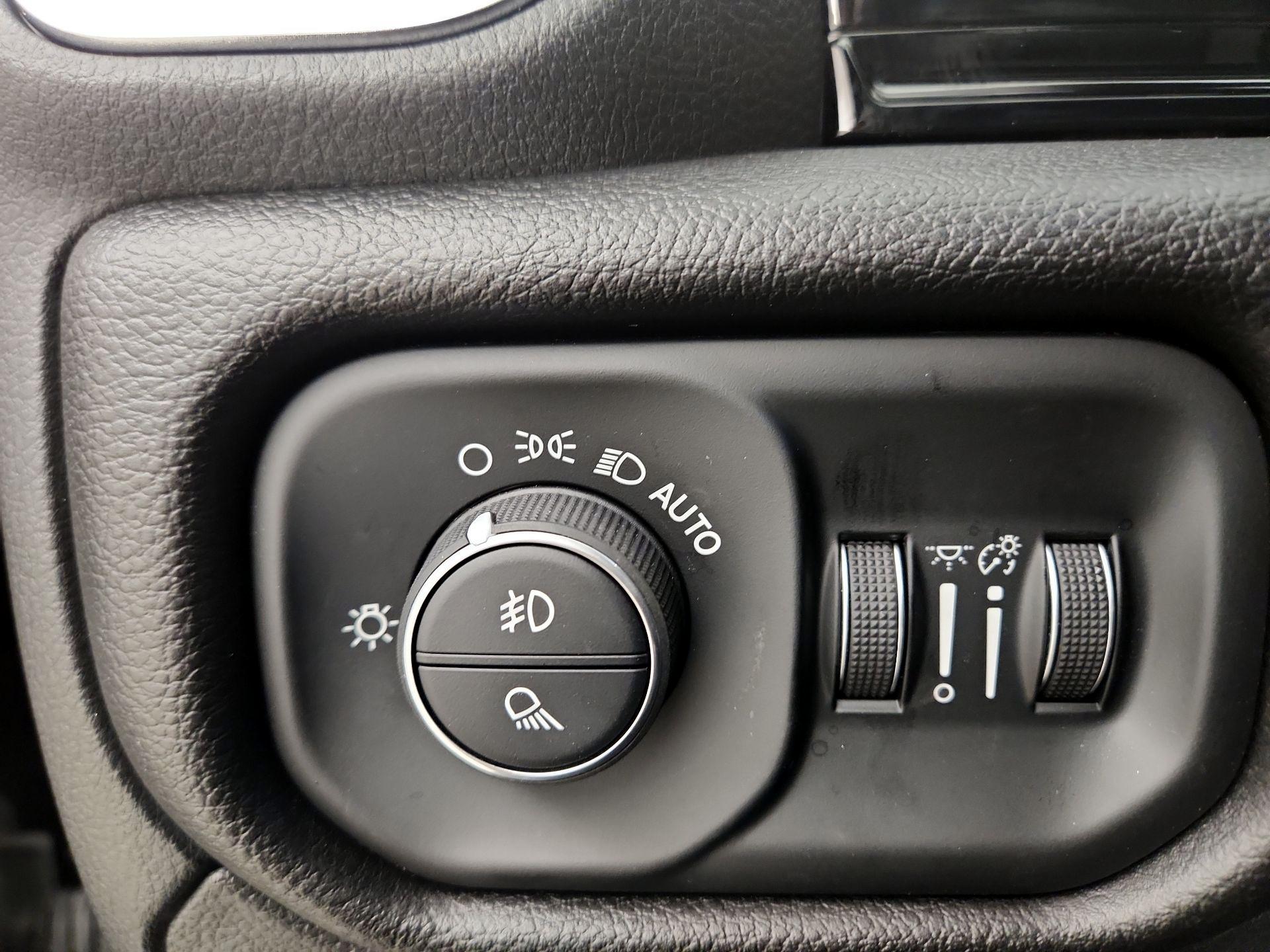 Thumbnail: 2025 RAM 1500 - 13