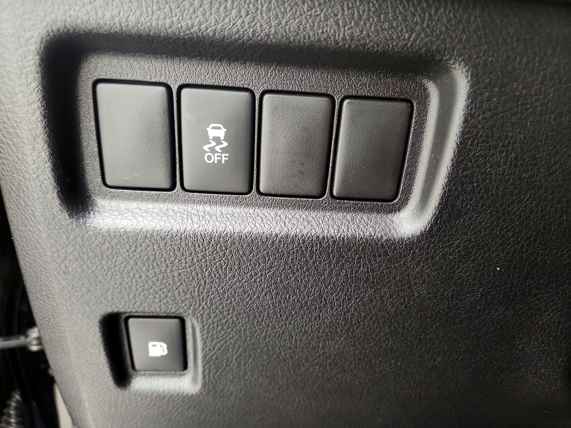 Thumbnail: 2015 Lexus GX - 13