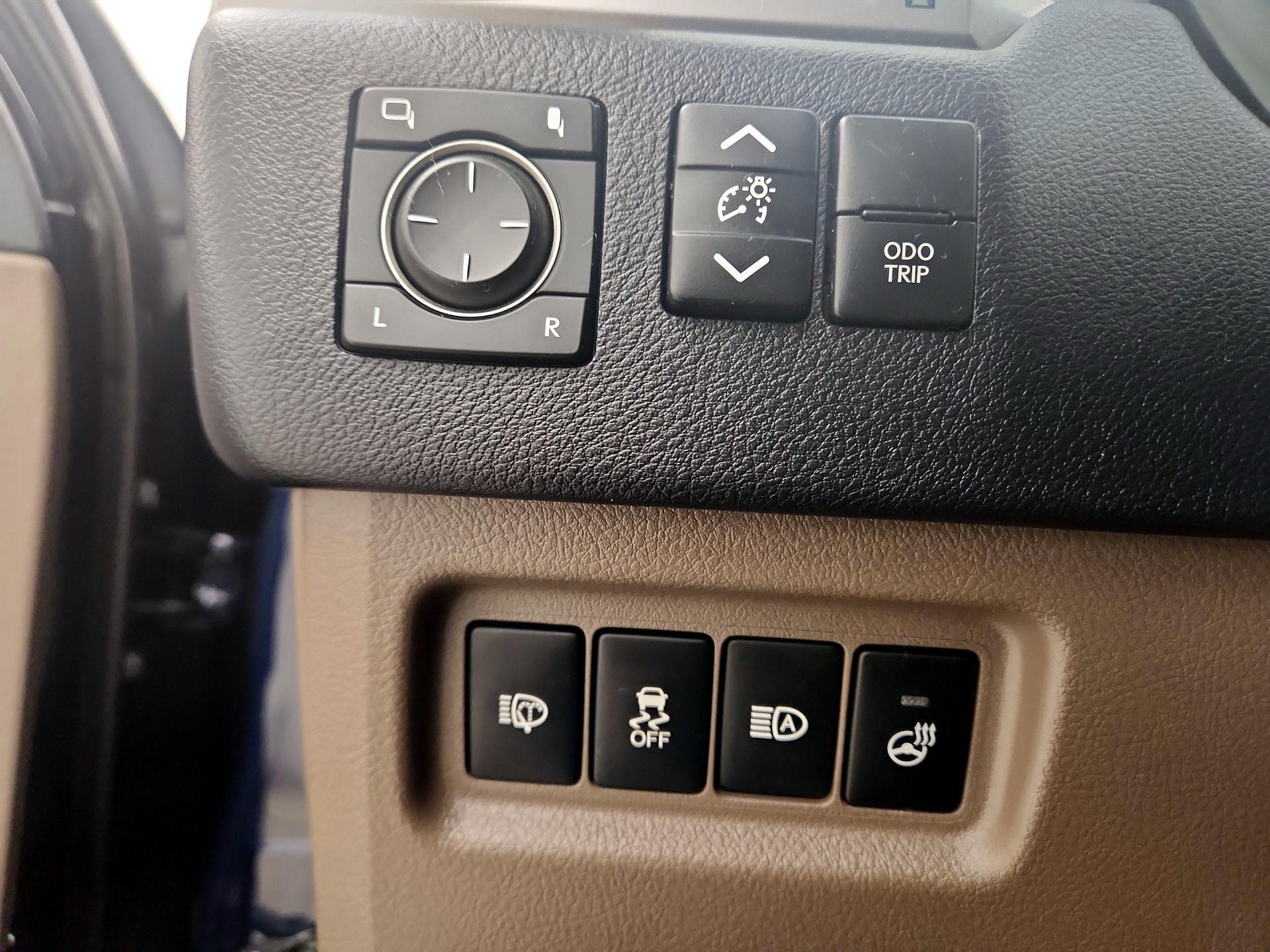 Thumbnail: 2023 Lexus GX - 13