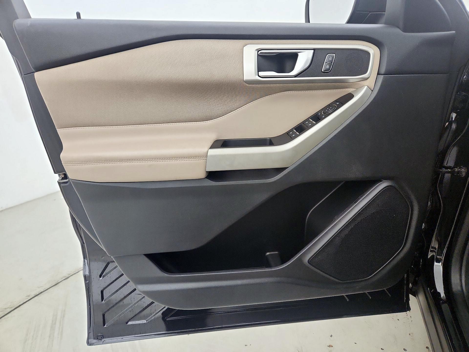 Thumbnail: 2020 Ford Explorer - 12