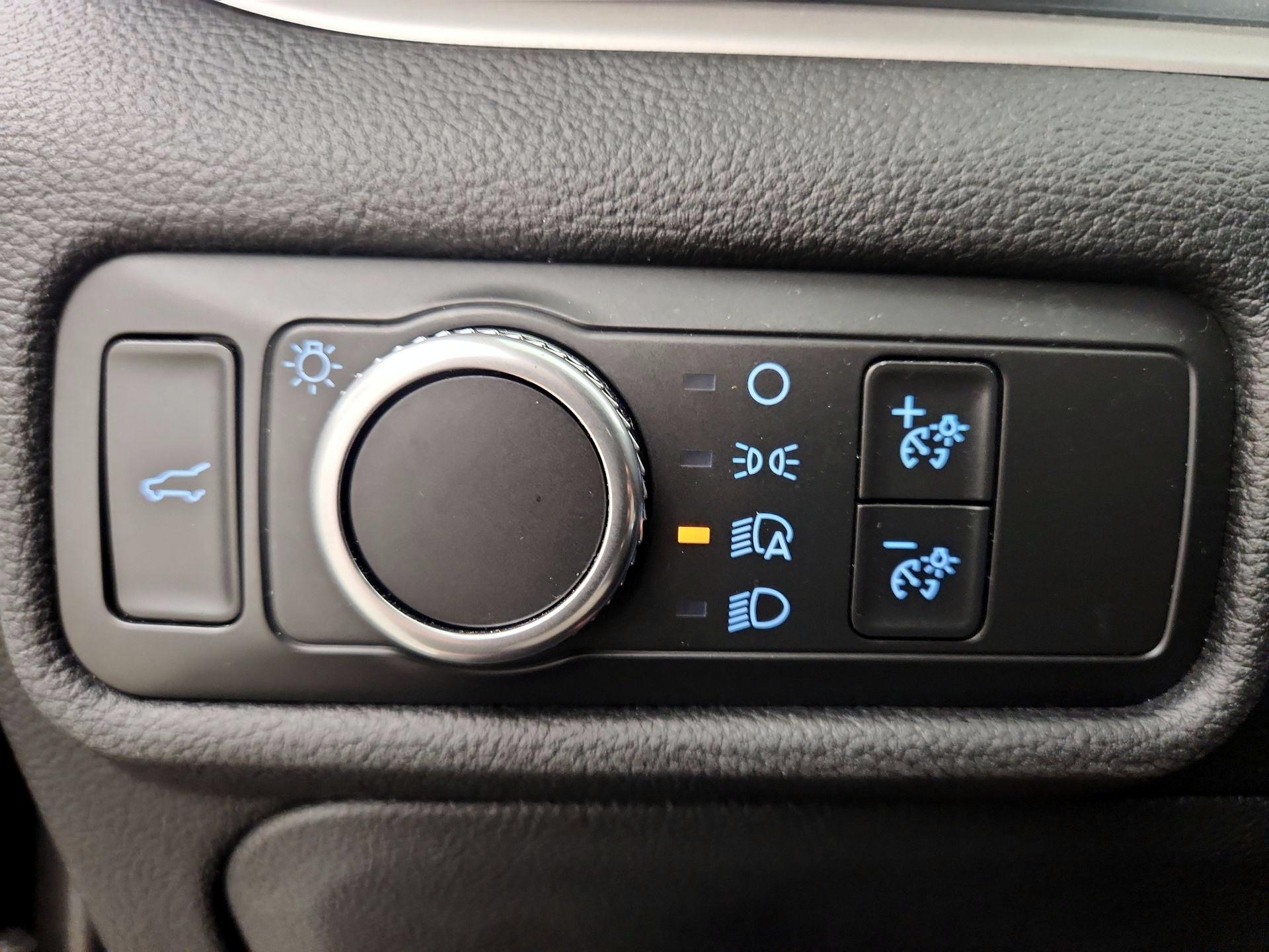 Thumbnail: 2020 Ford Explorer - 13