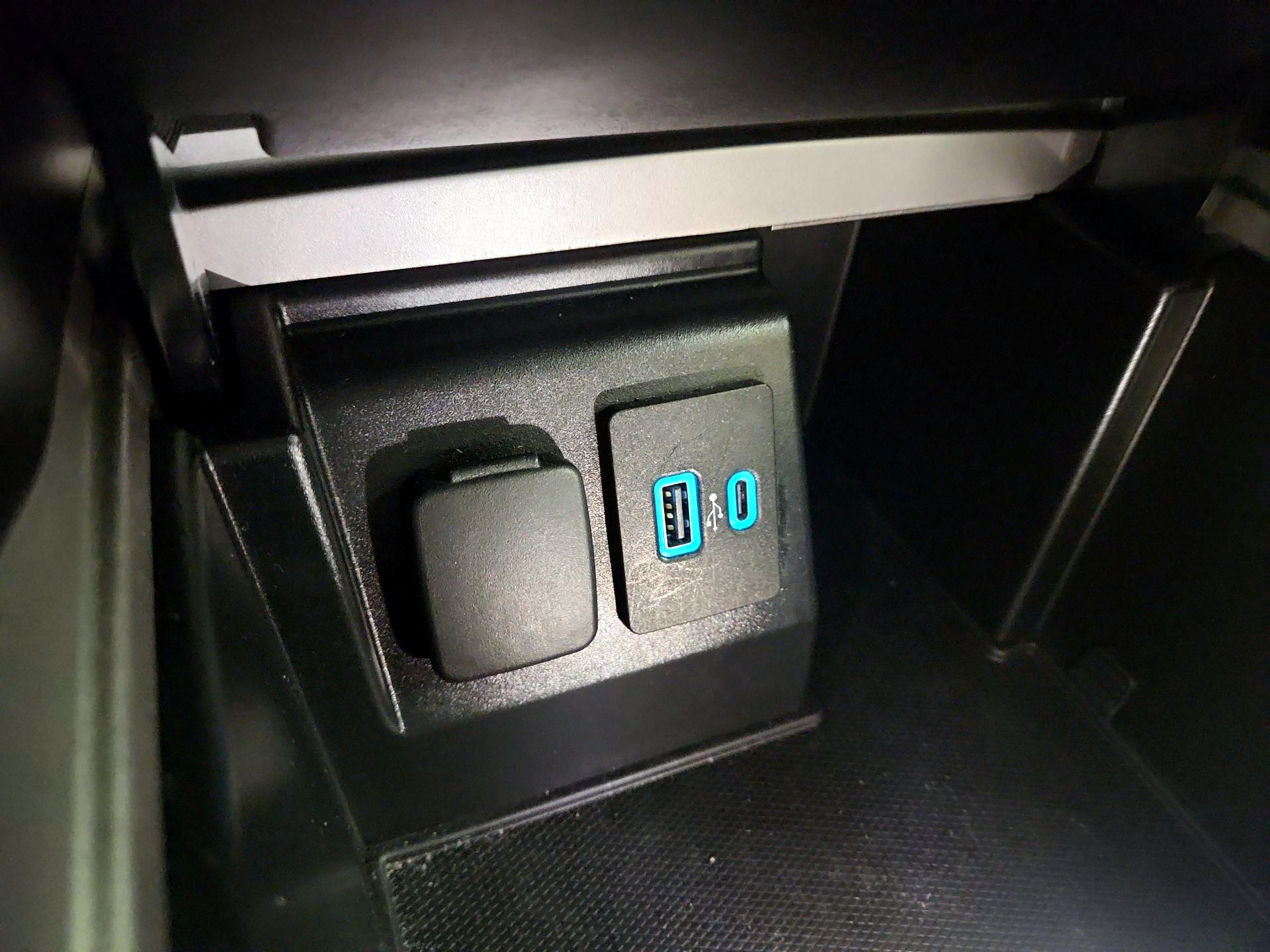 Thumbnail: 2020 Ford Explorer - 18