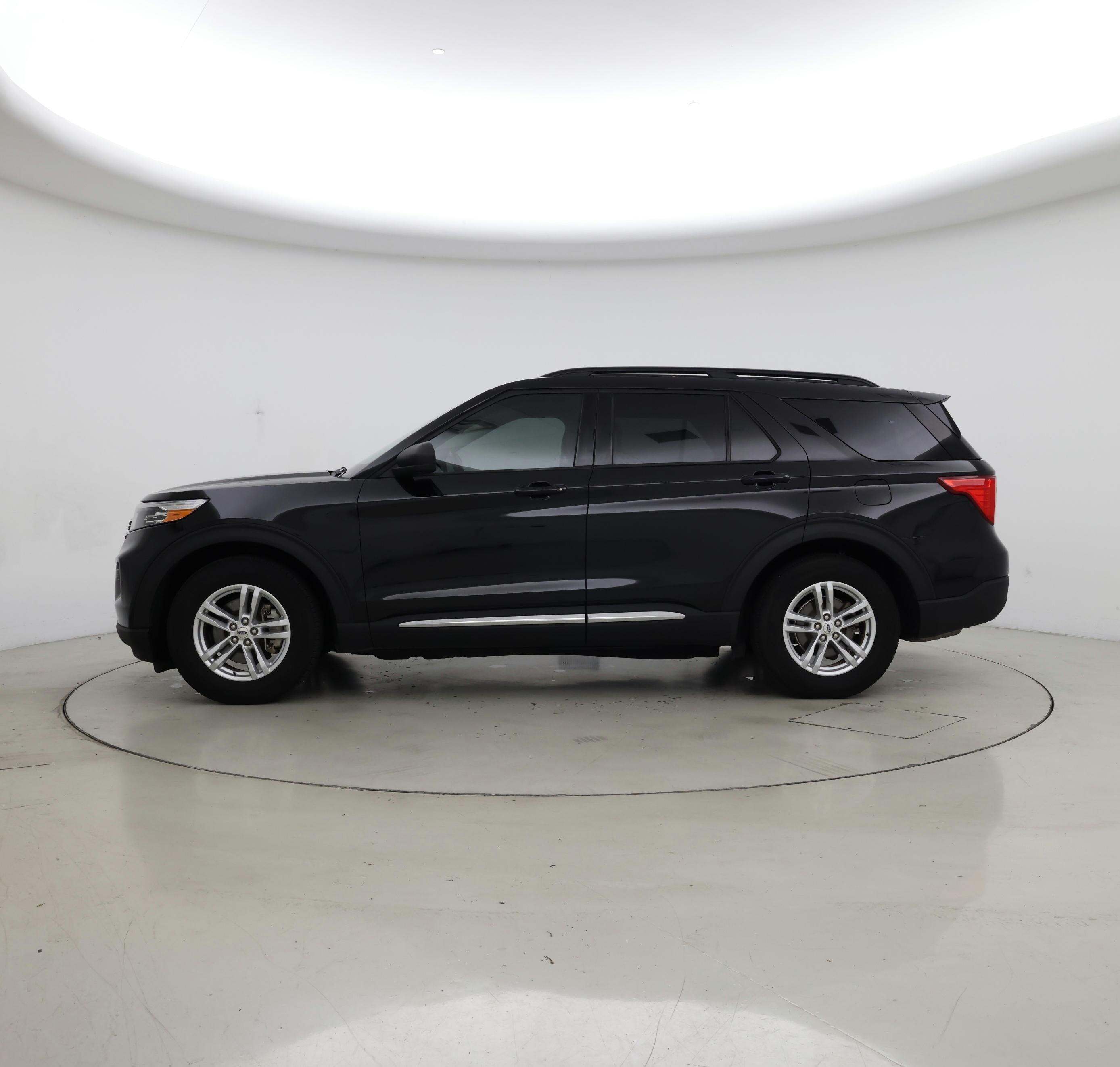 Thumbnail: 2020 Ford Explorer - 3