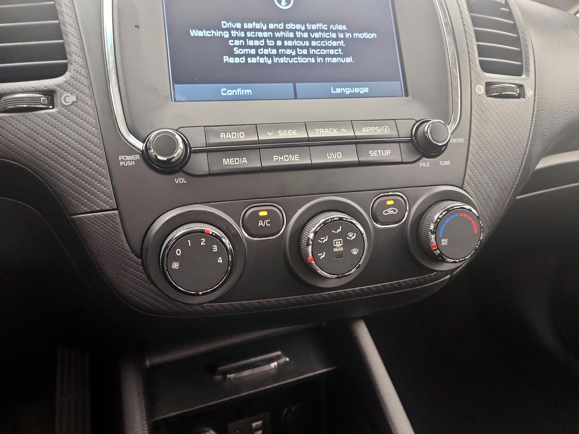 Thumbnail: 2017 Kia Forte - 16