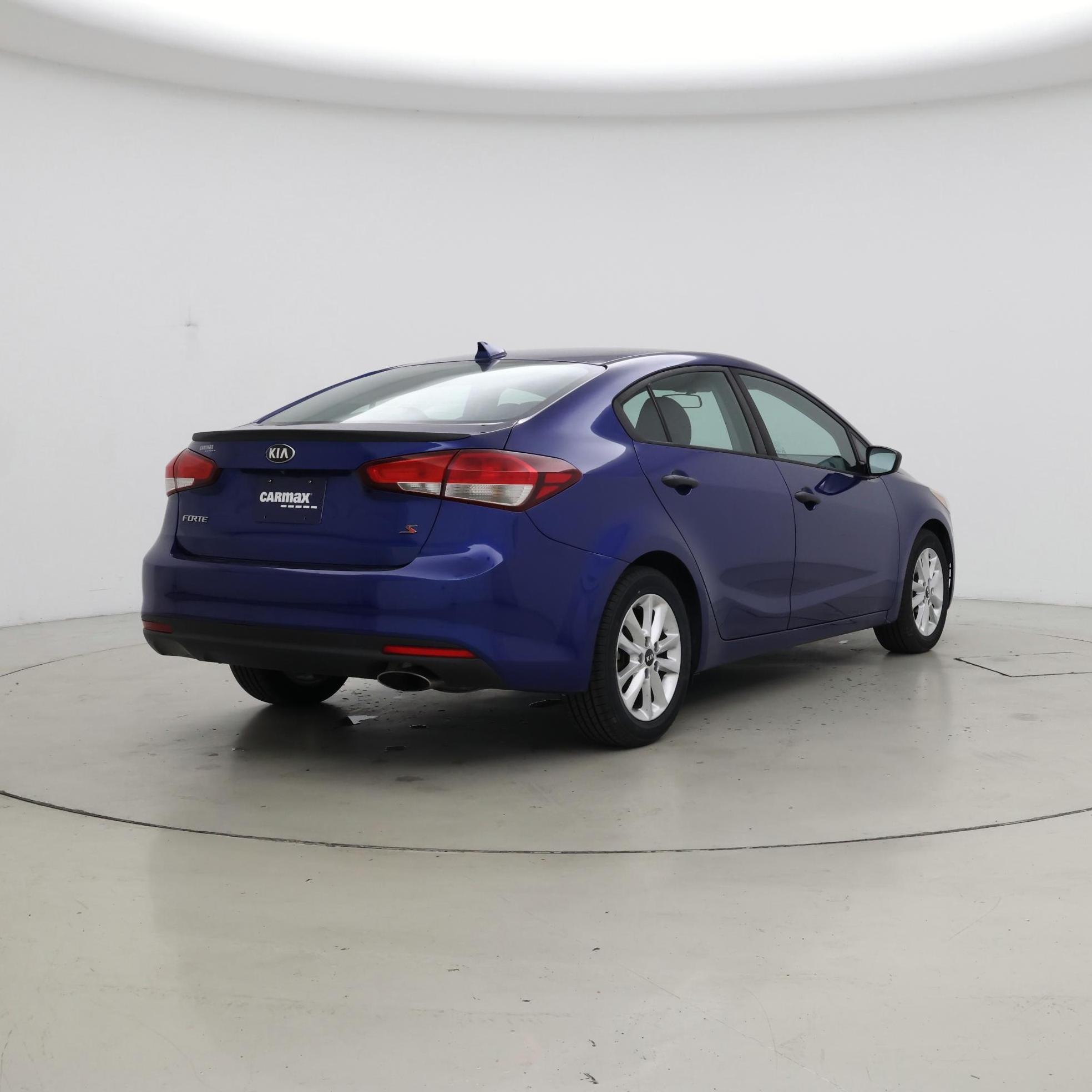 Thumbnail: 2017 Kia Forte - 8