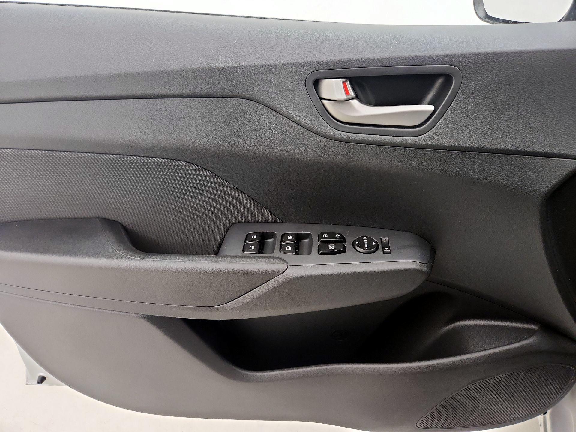 Thumbnail: 2018 Hyundai Accent - 12