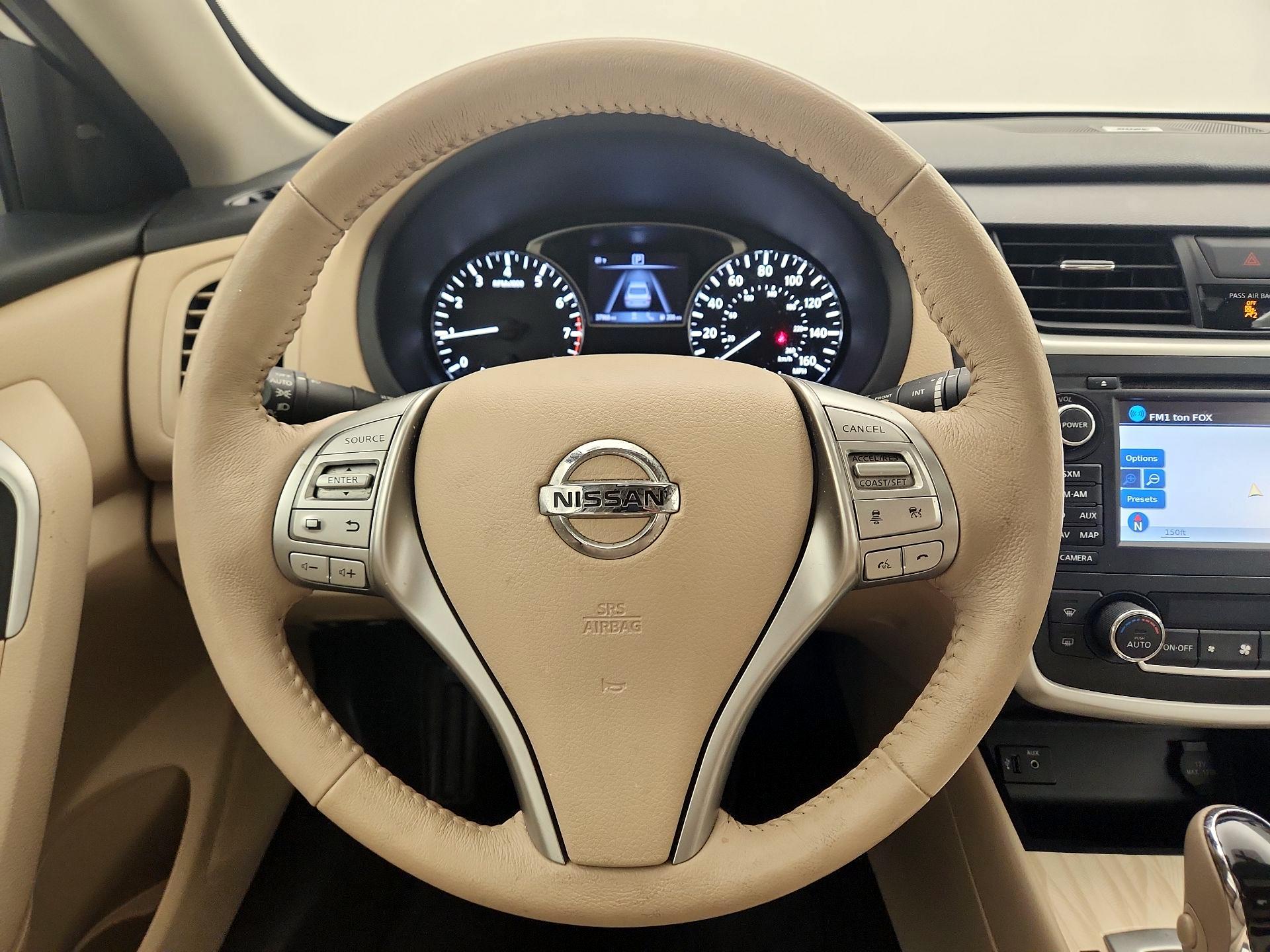 Thumbnail: 2016 Nissan Altima - 10