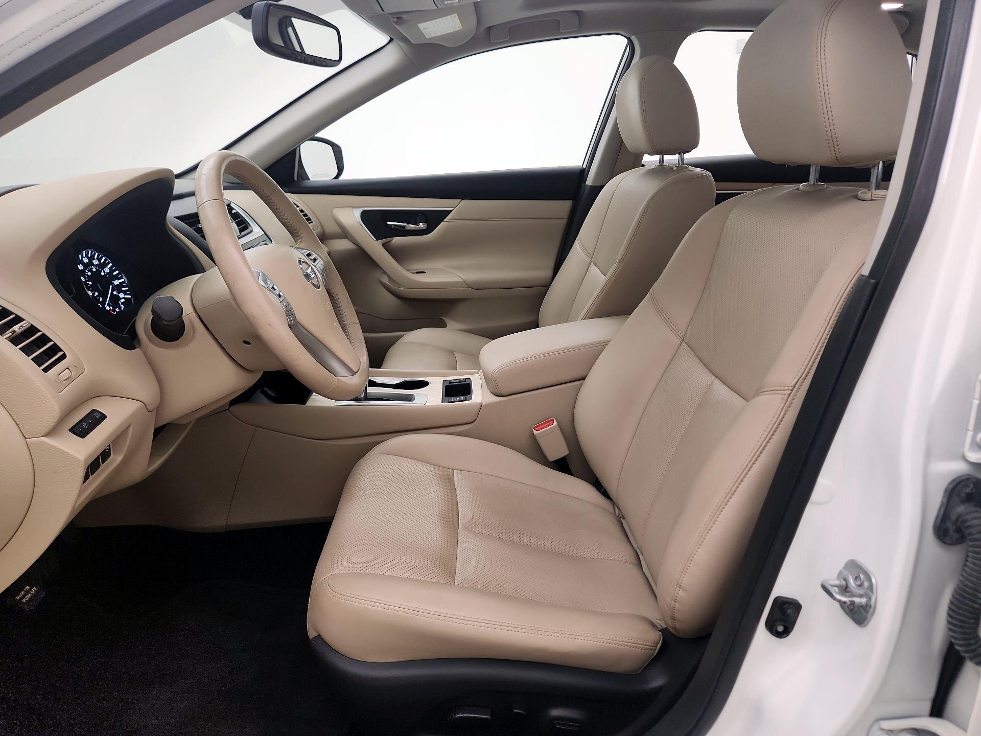 Thumbnail: 2016 Nissan Altima - 11