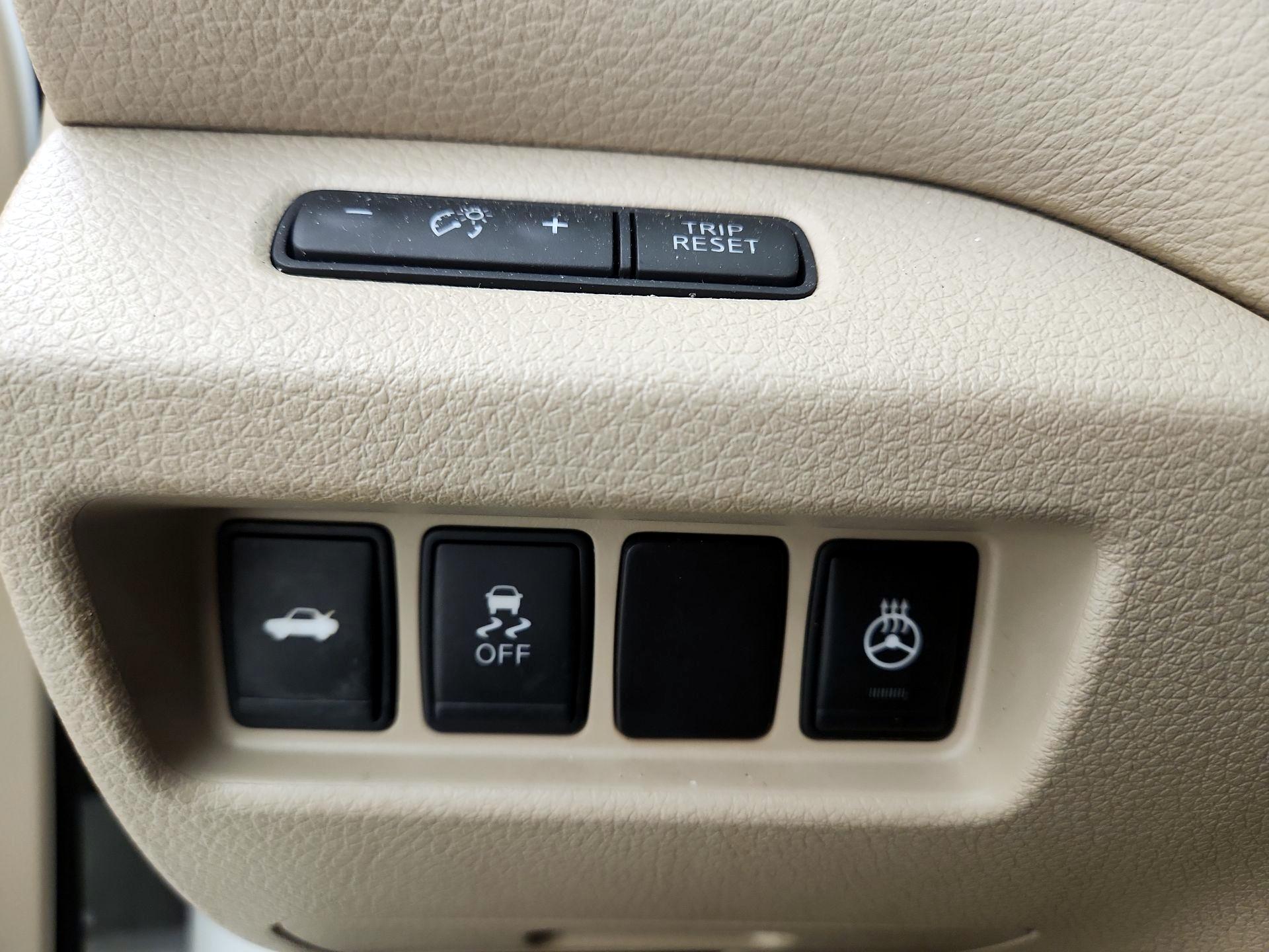 Thumbnail: 2016 Nissan Altima - 13