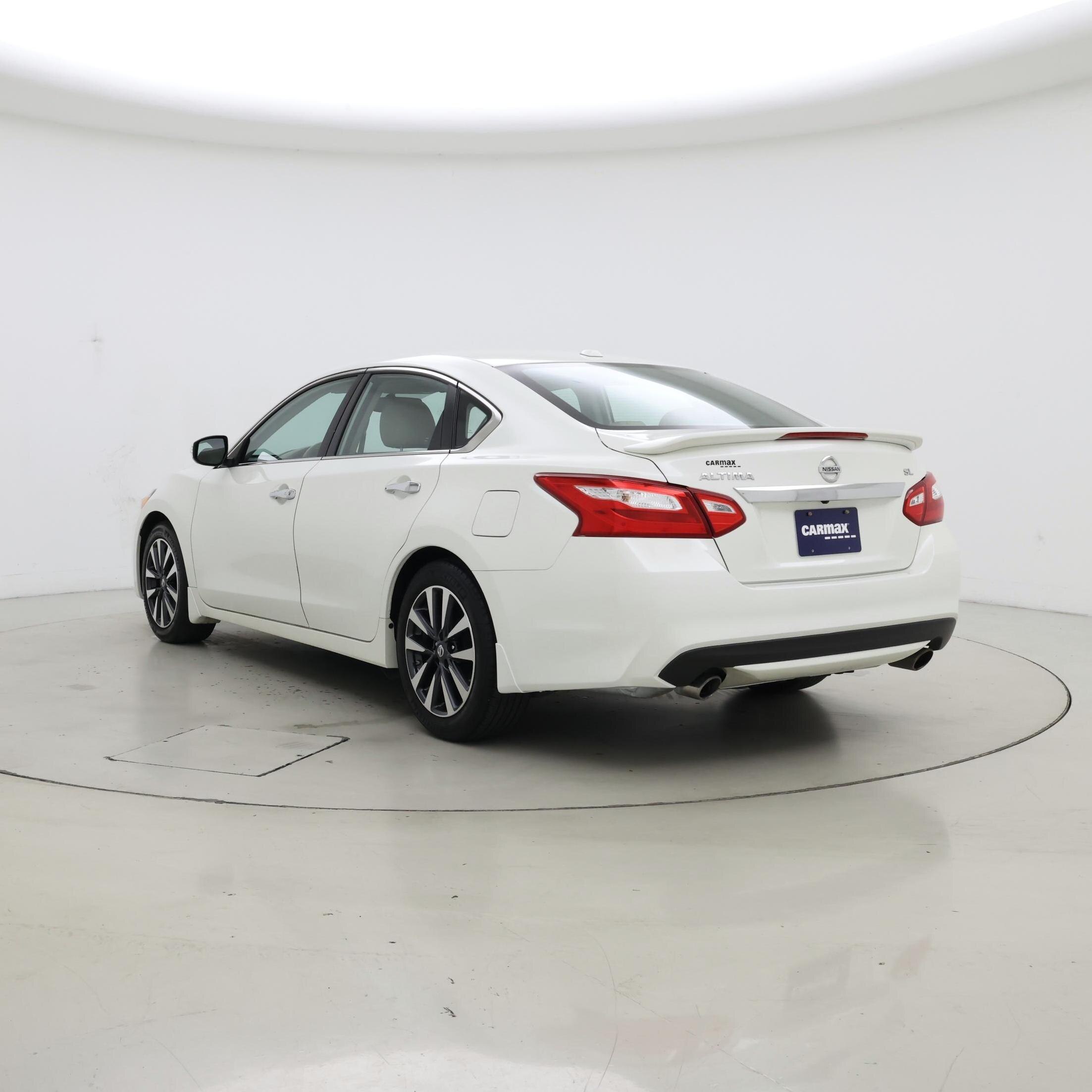 Thumbnail: 2016 Nissan Altima - 2