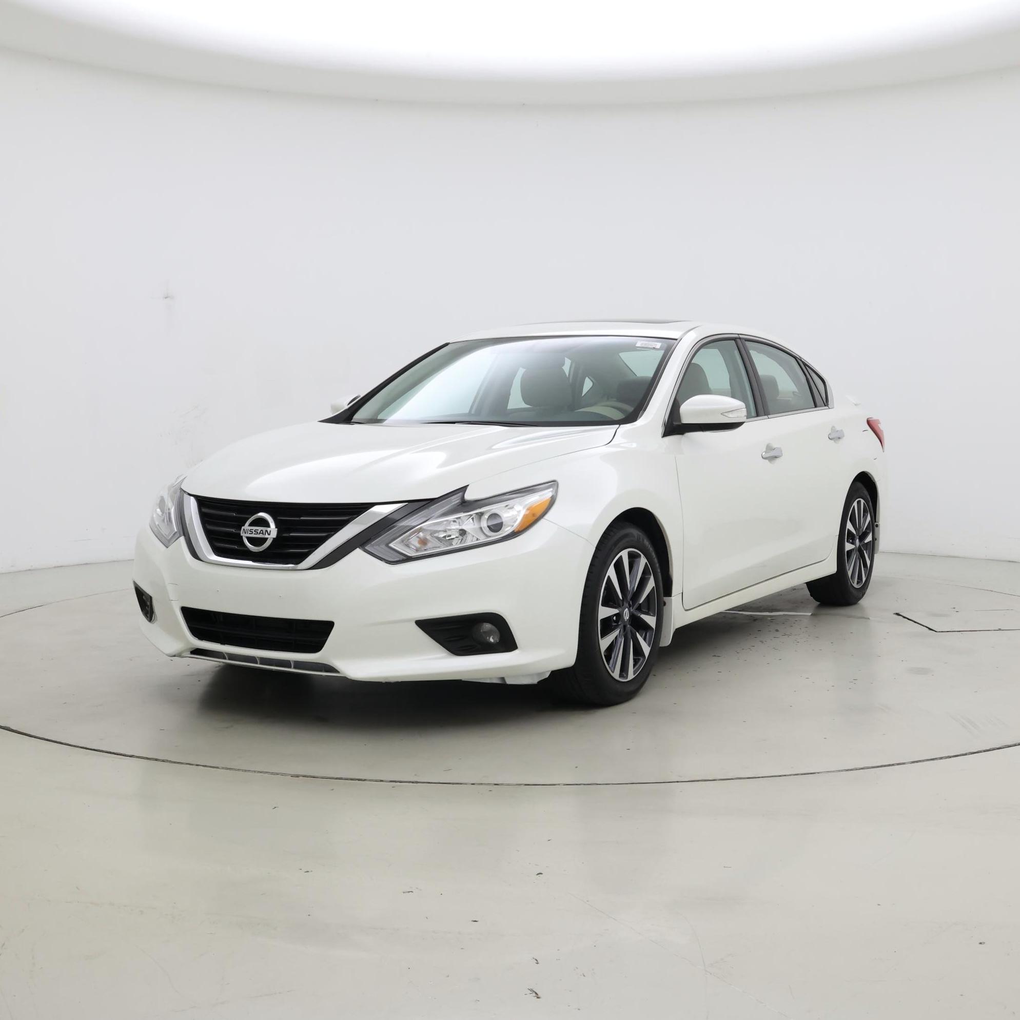 Thumbnail: 2016 Nissan Altima - 4