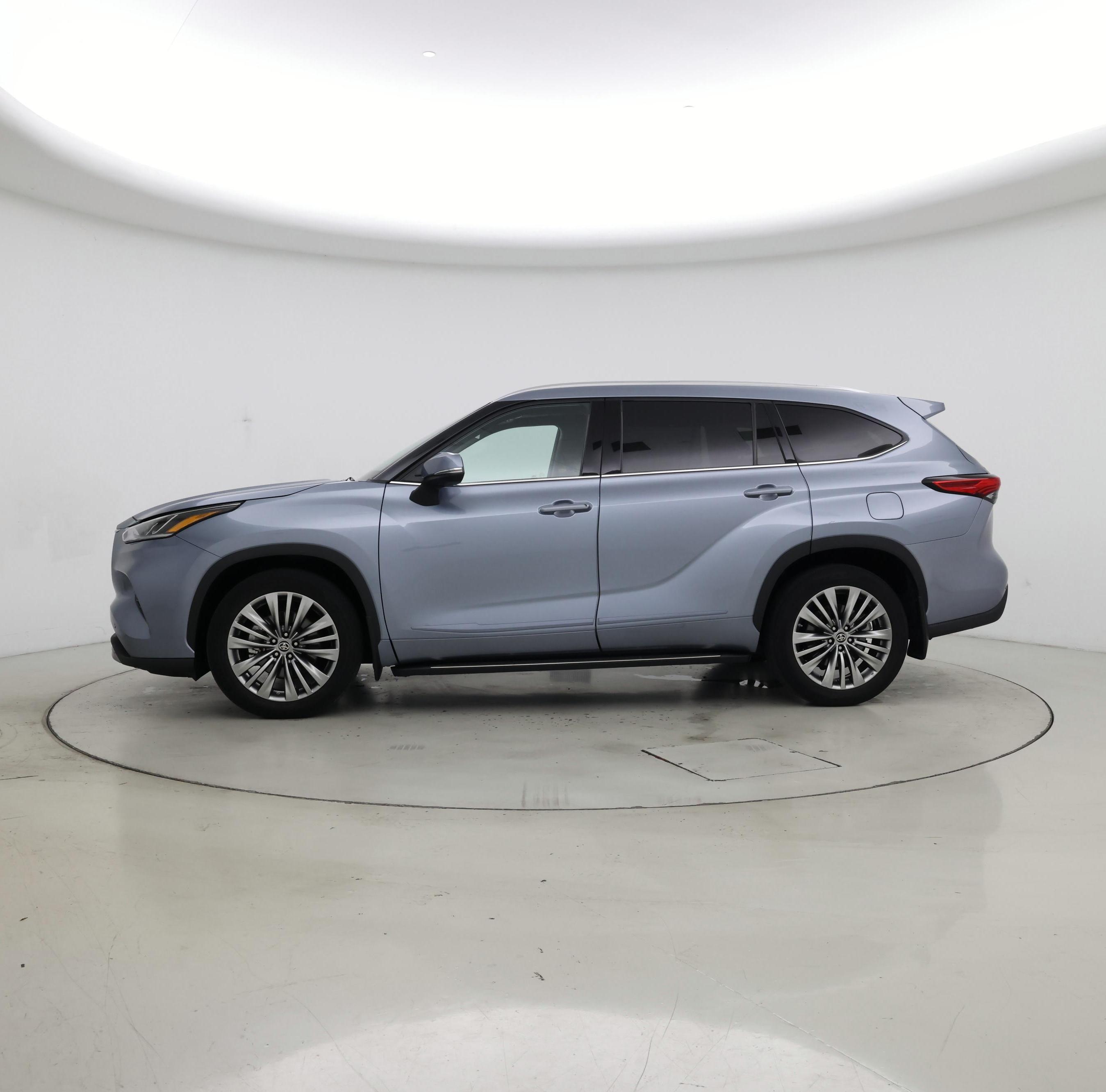 Thumbnail: 2020 Toyota Highlander - 3