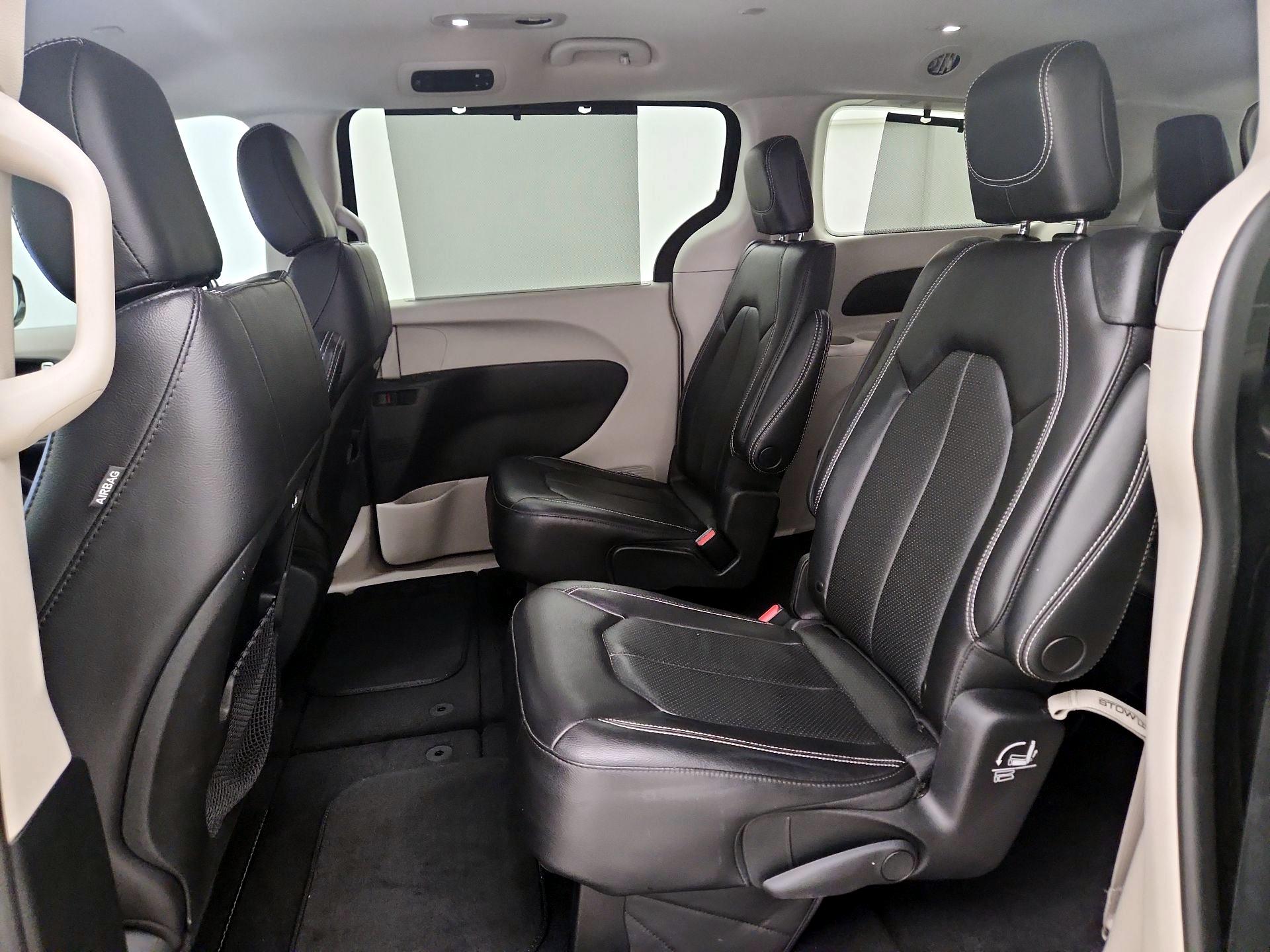 Thumbnail: 2022 Chrysler Pacifica - 19