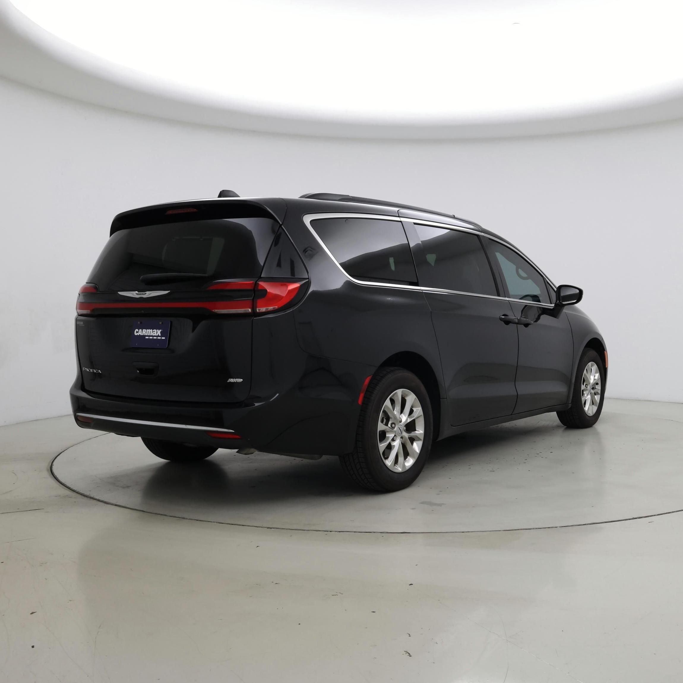 Thumbnail: 2022 Chrysler Pacifica - 8