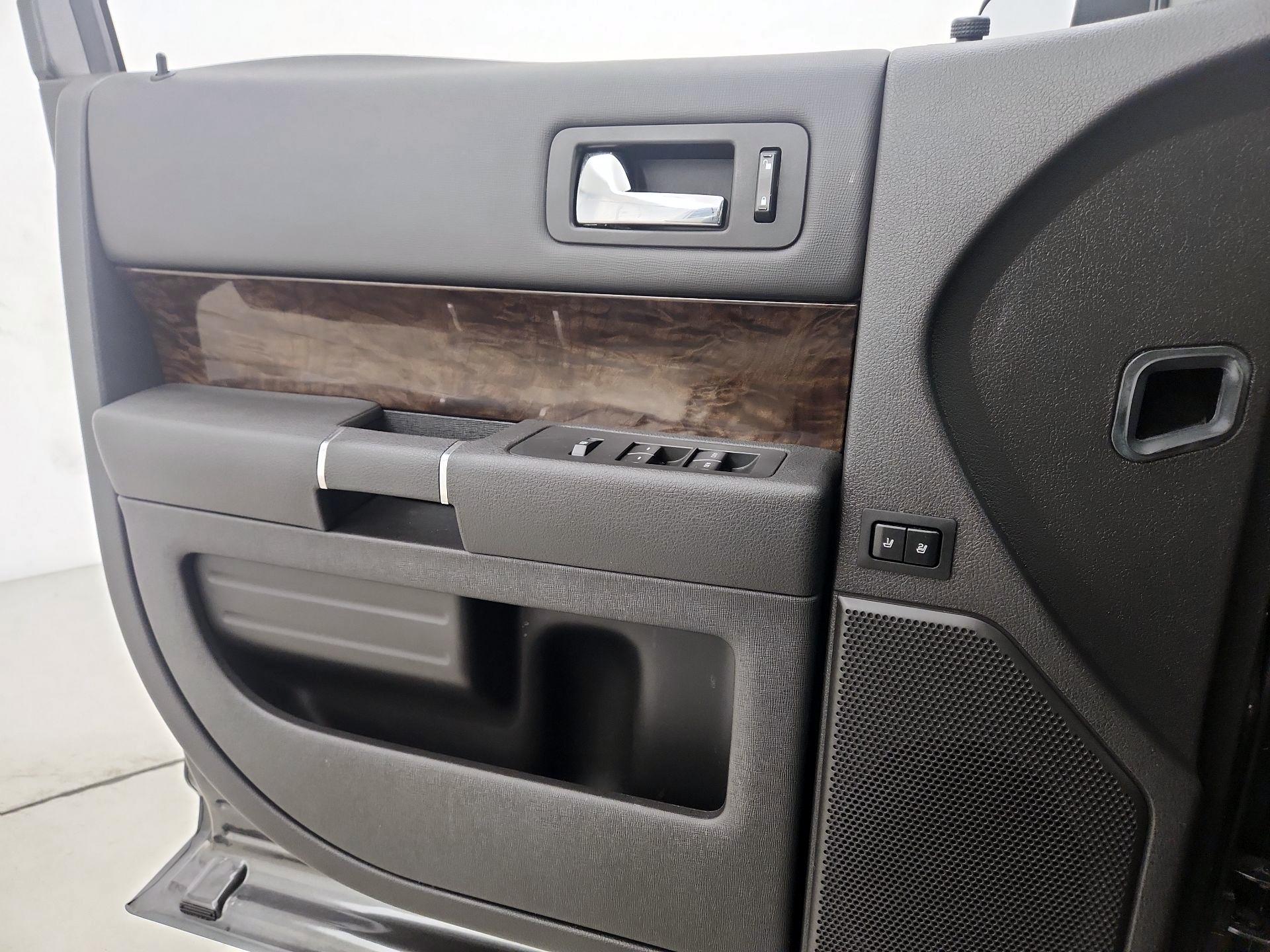 Thumbnail: 2017 Ford Flex - 12