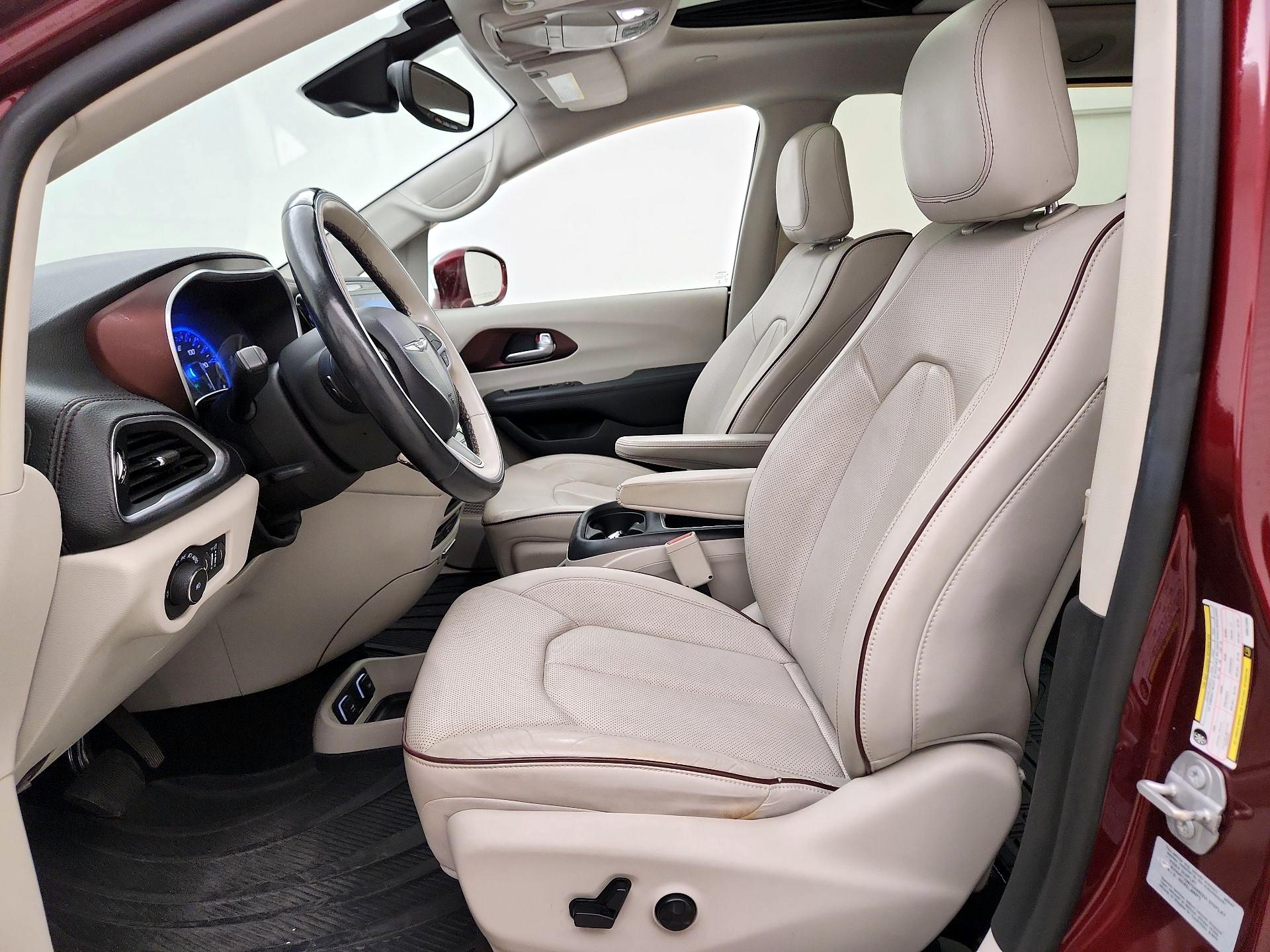 Thumbnail: 2017 Chrysler Pacifica - 11