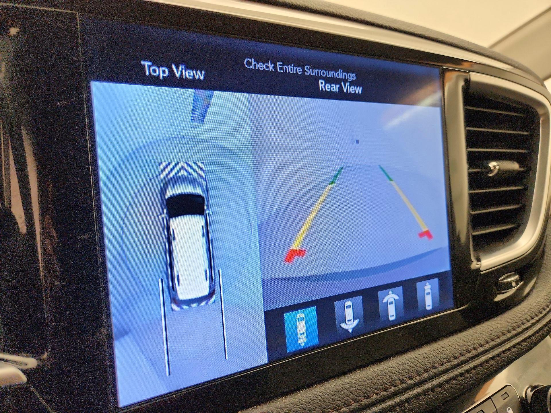 Thumbnail: 2017 Chrysler Pacifica - 15