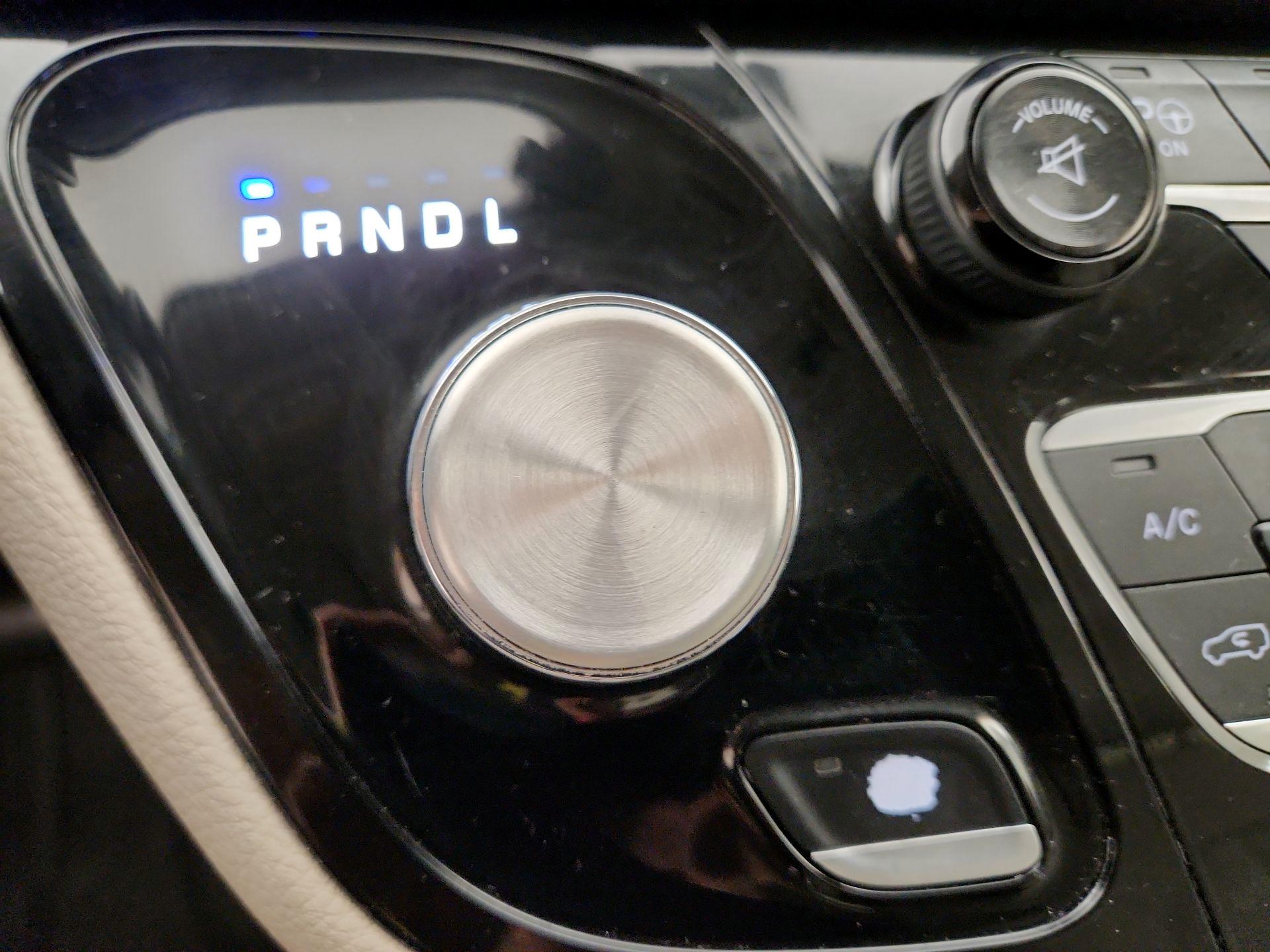 Thumbnail: 2017 Chrysler Pacifica - 18